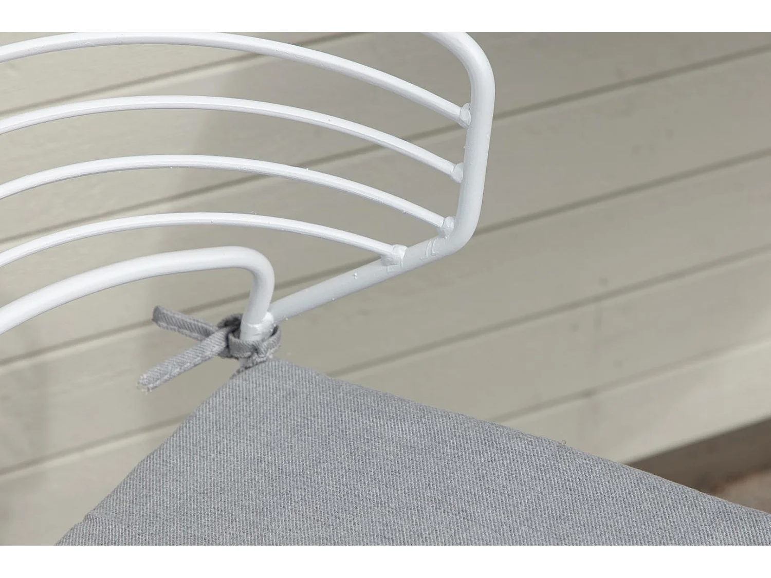 Milano jardin tabouret de bar avec coussin empilable blanc.