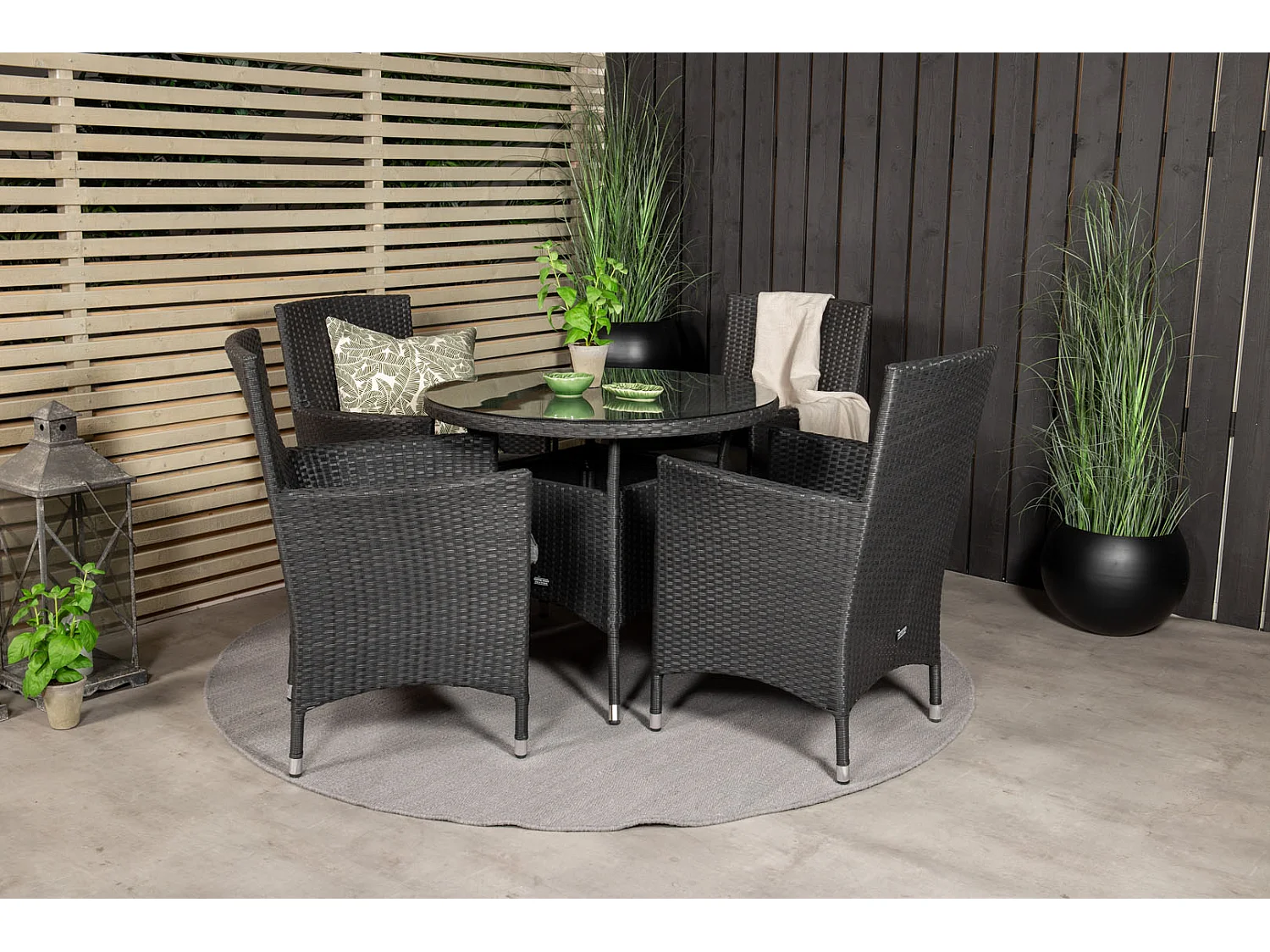 Malin Chaise de jardin avec accoudoirs, support d'assise inclus, empilable, noir.
