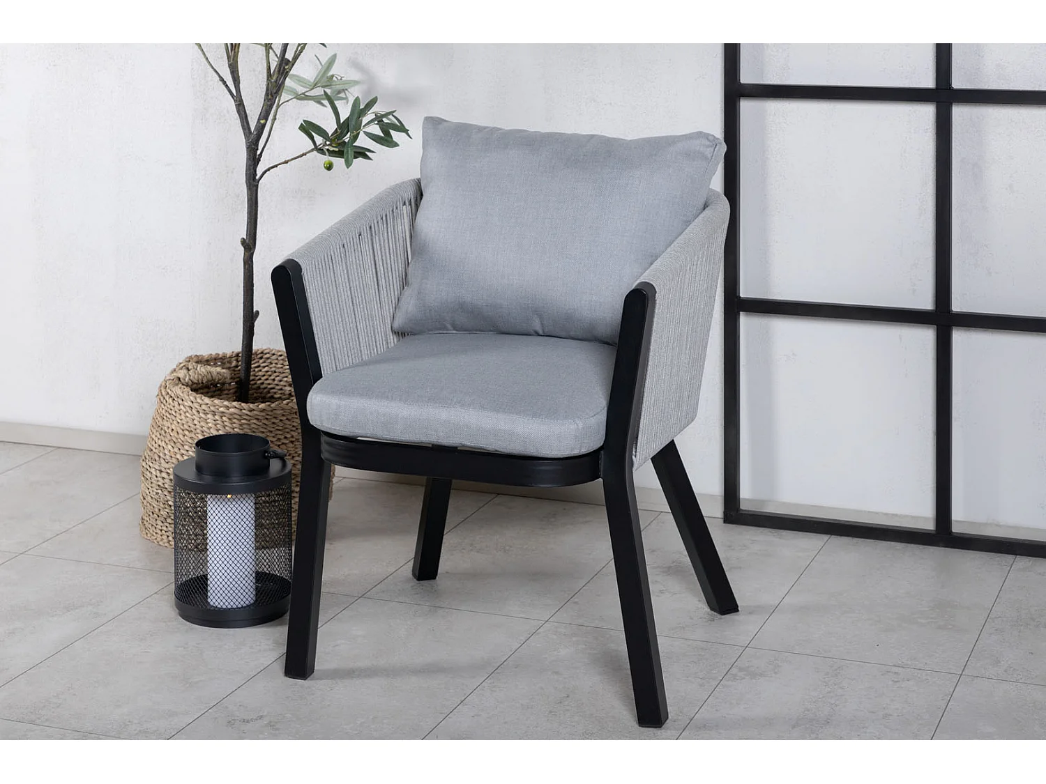 Virya tuinstoel incl. kussen zwart.