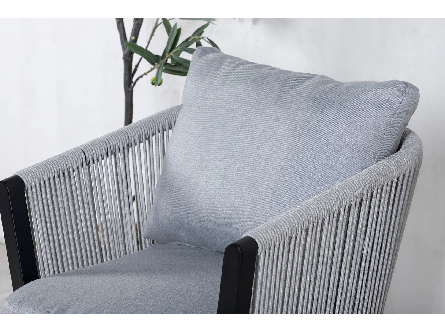 Virya Chaise de jardin avec support d'assise, noir.