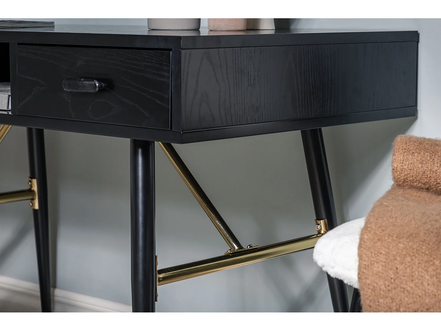 GoldDesk bureau met plank en lade 110x60 cm zwart.