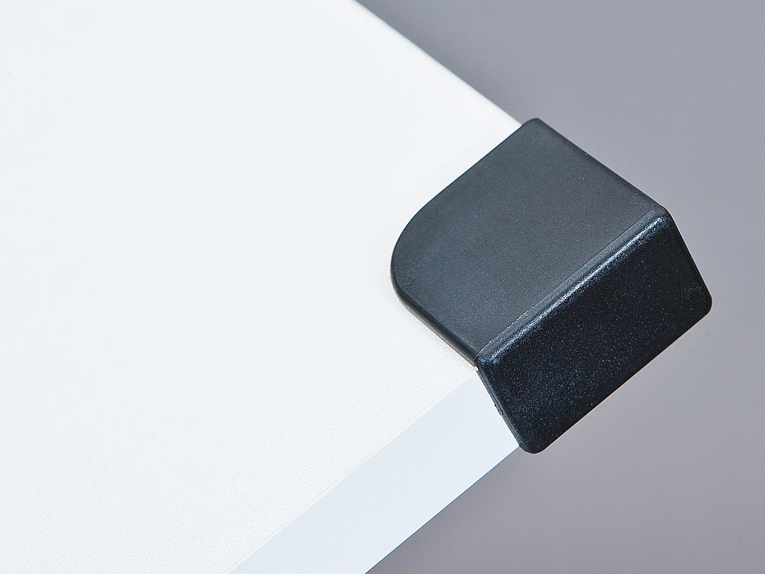 Mirsa bureau met hef-/daalplaat wit.