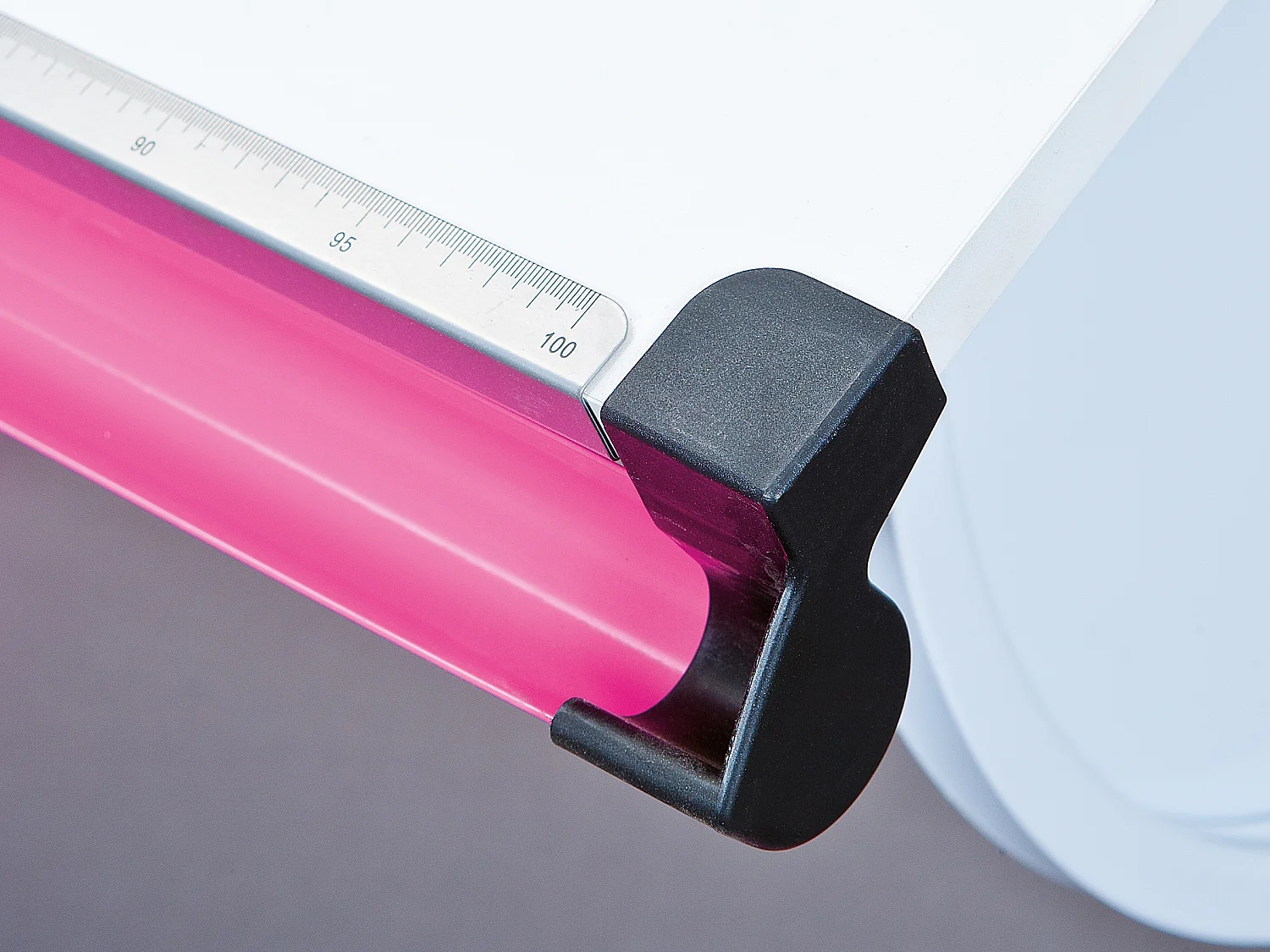 Mirsa bureau met hef-/daalplaat wit.