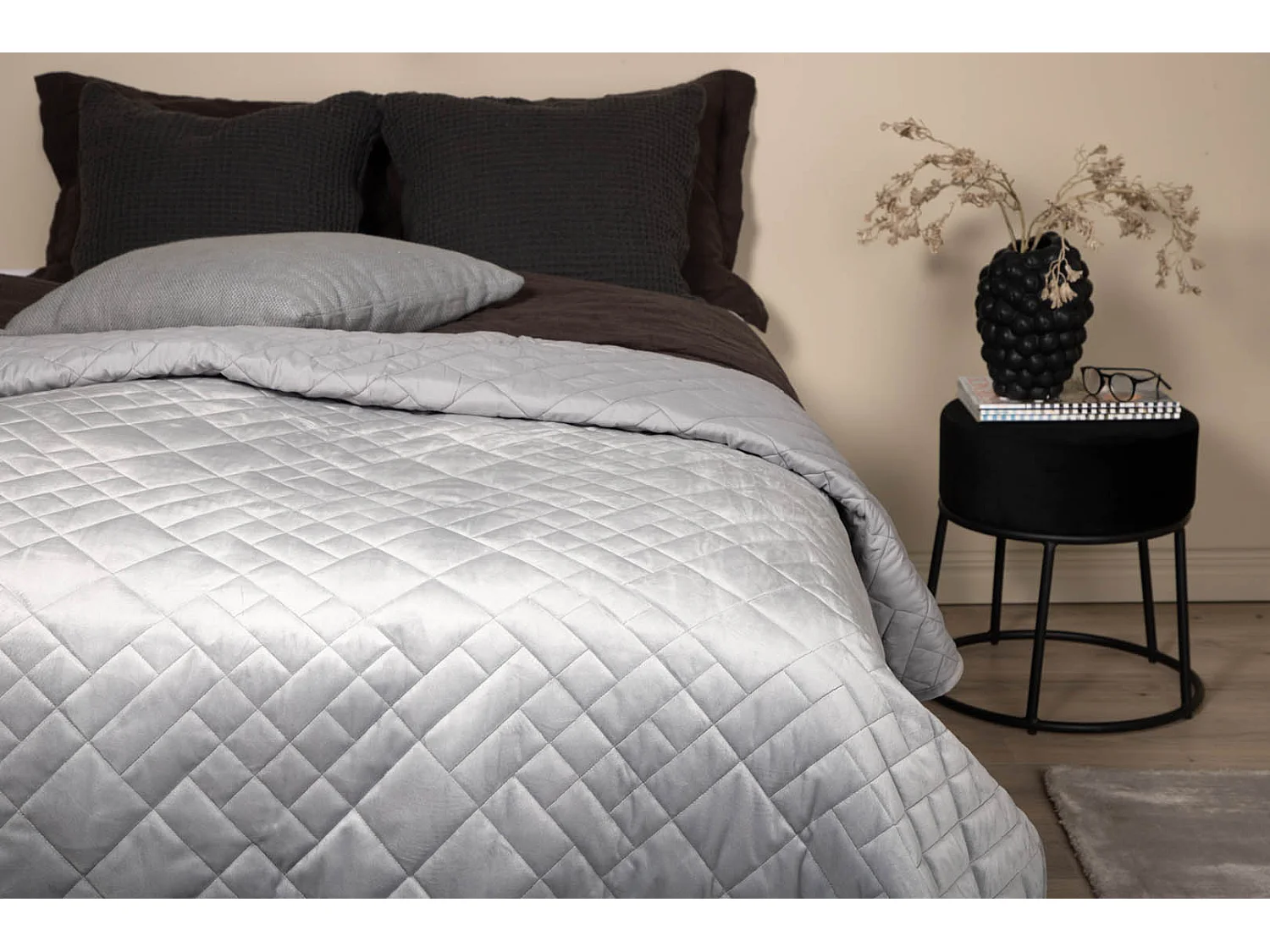 Jilly Tagesdecke 260x260cm grau.