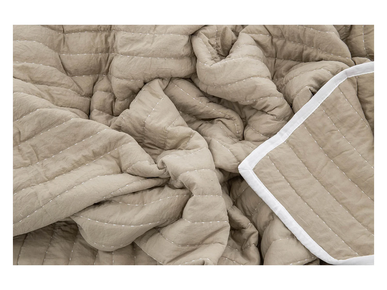 Juni sprei 260x260cm beige, wit.