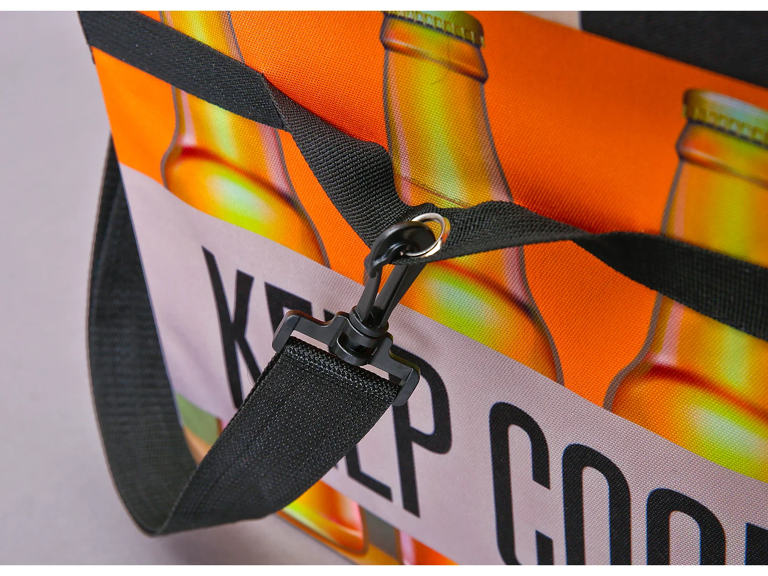 Fabo Sacoche isotherme, tabouret, couvercle, noir, blanc, orange.