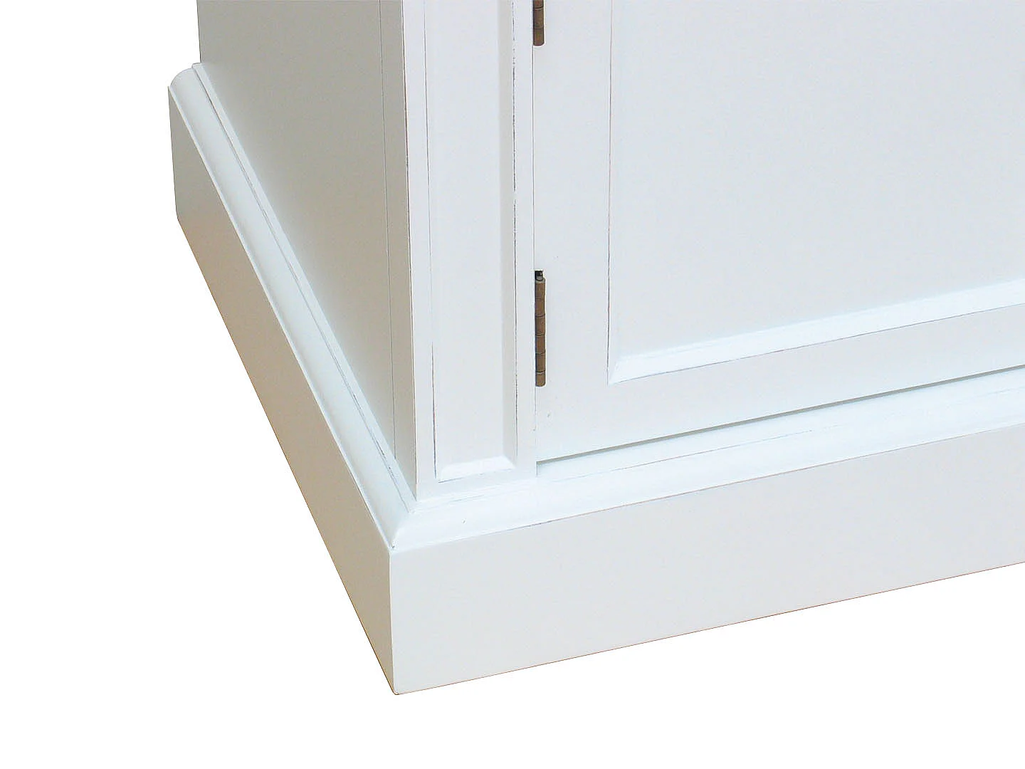 Amaretta Meuble TV largeur 137 cm, hauteur 60 cm, vieux blanc, vintage patiné.