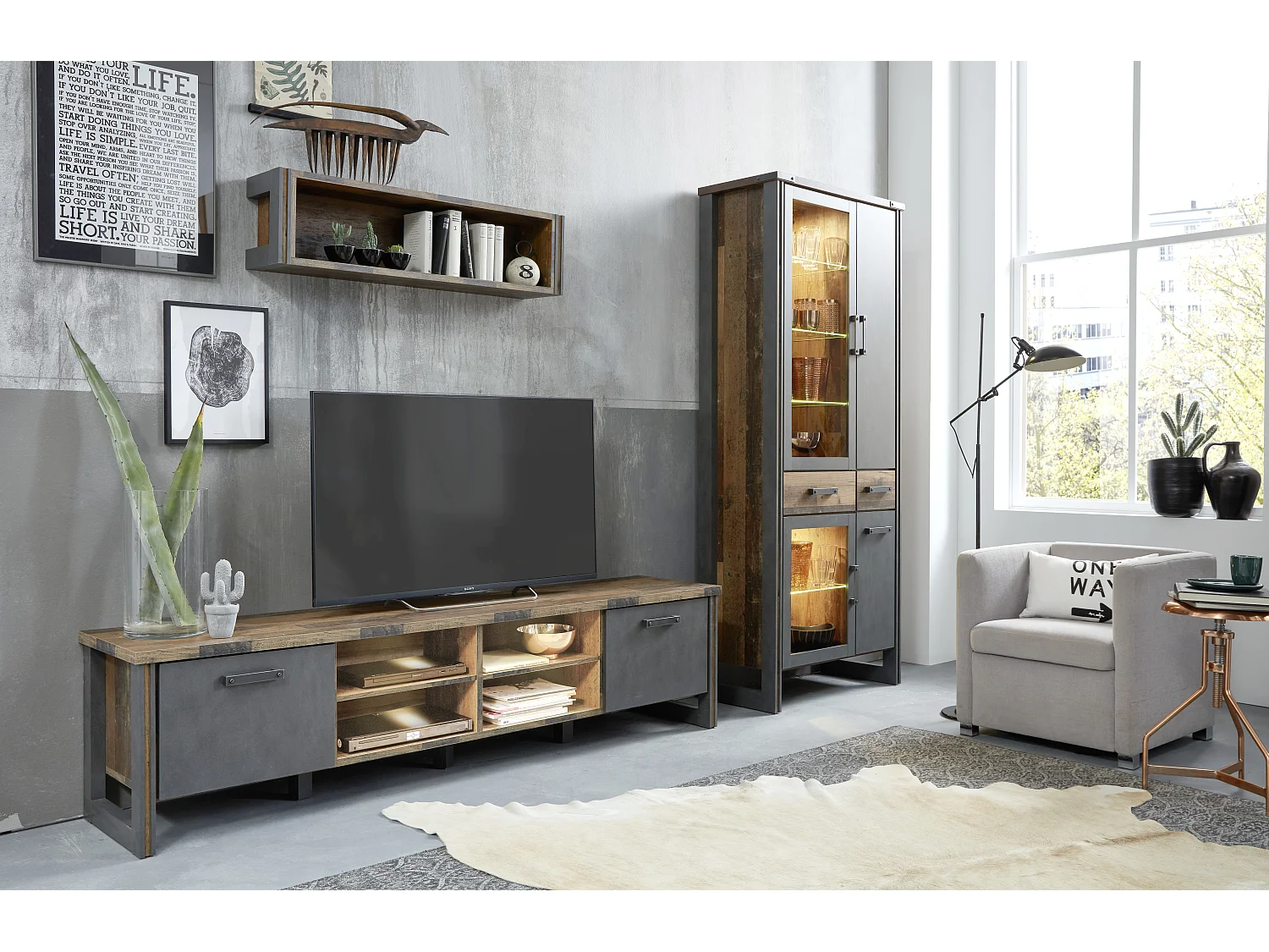 Prip Meuble TV, 4 Espaces de rangement et 2 portes battantes, look vieux bois, Matera .