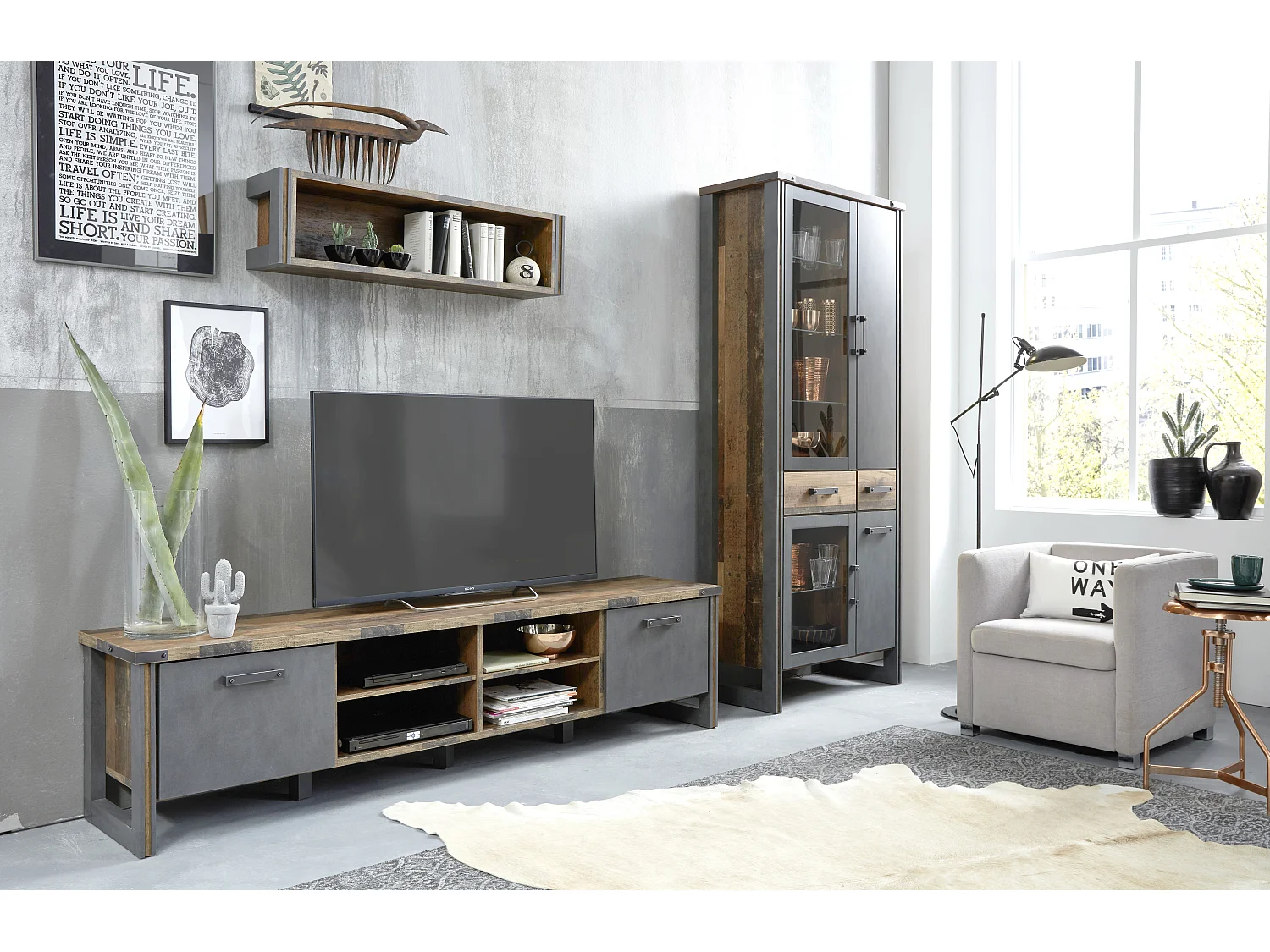 Prip Meuble TV, 4 Espaces de rangement et 2 portes battantes, look vieux bois, Matera .