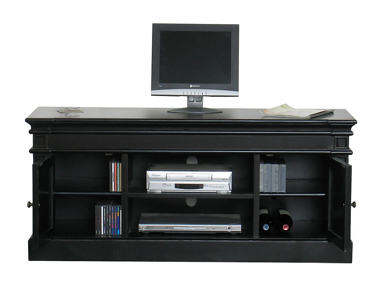 Amaretta Meuble TV largeur 137 cm, hauteur 60 cm, vintage patiné noir.