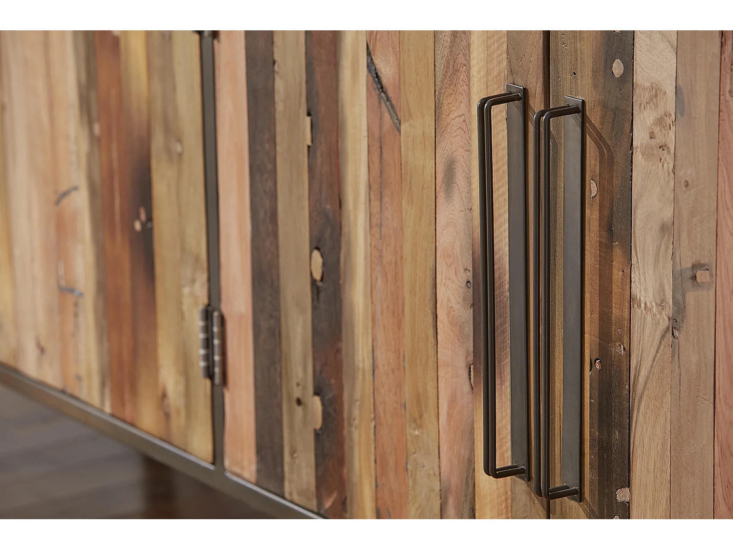 Nordic TV-meubel met 4 deuren, naturel.