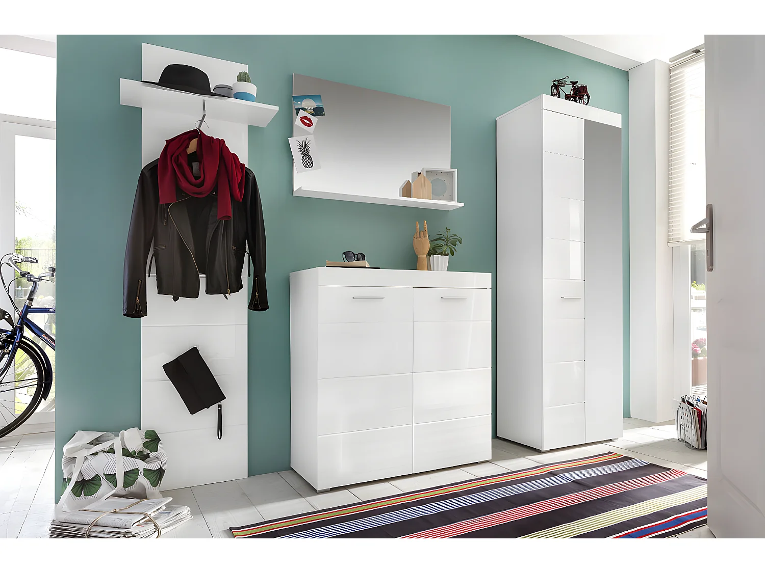 Amira Miroir, blanc.