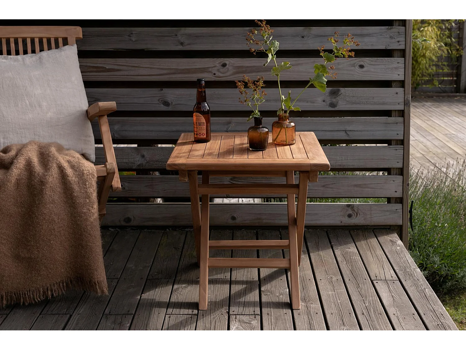 Kenya bijzettafel teak.