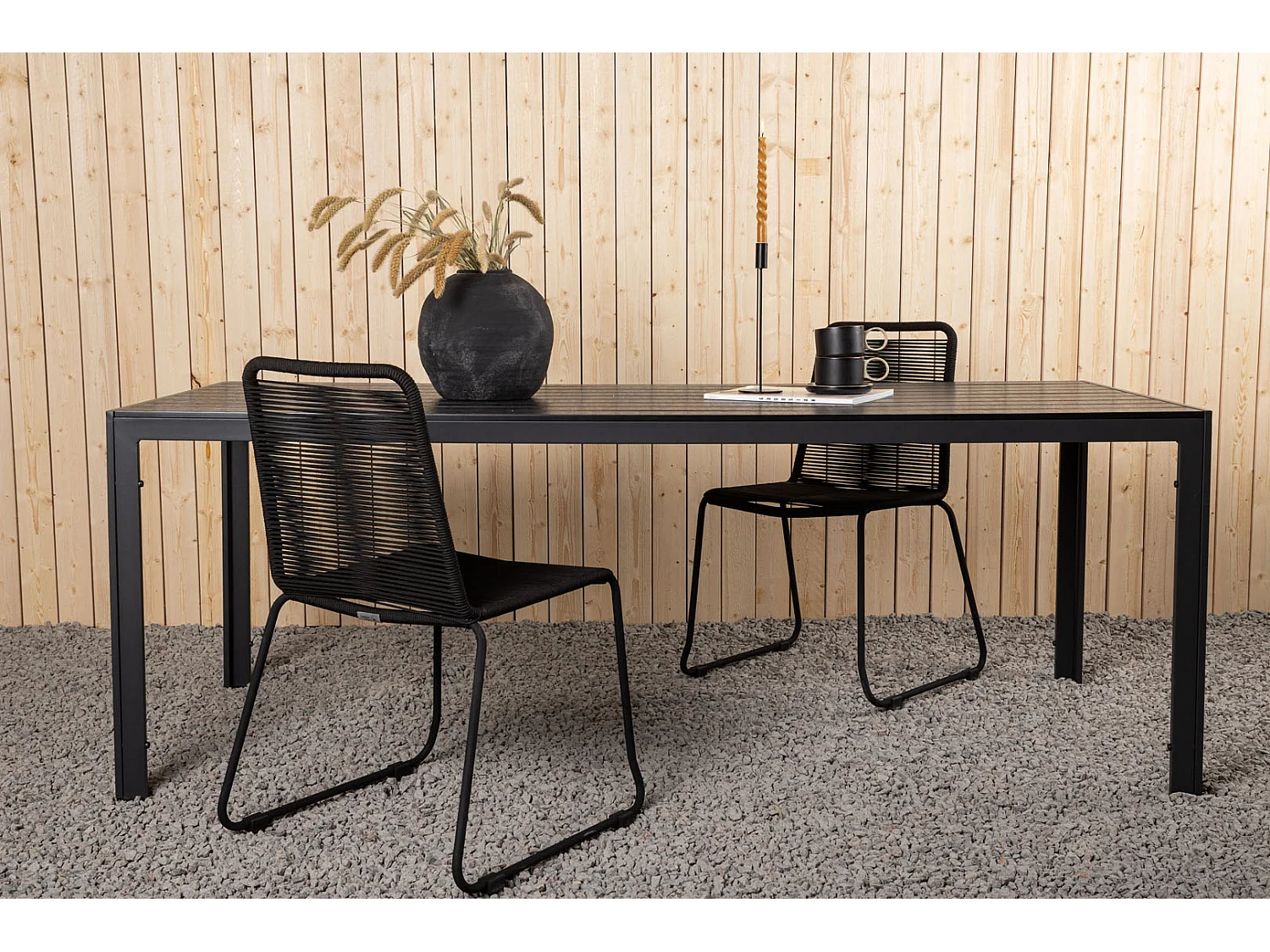 Break eettafel tuin zwart.