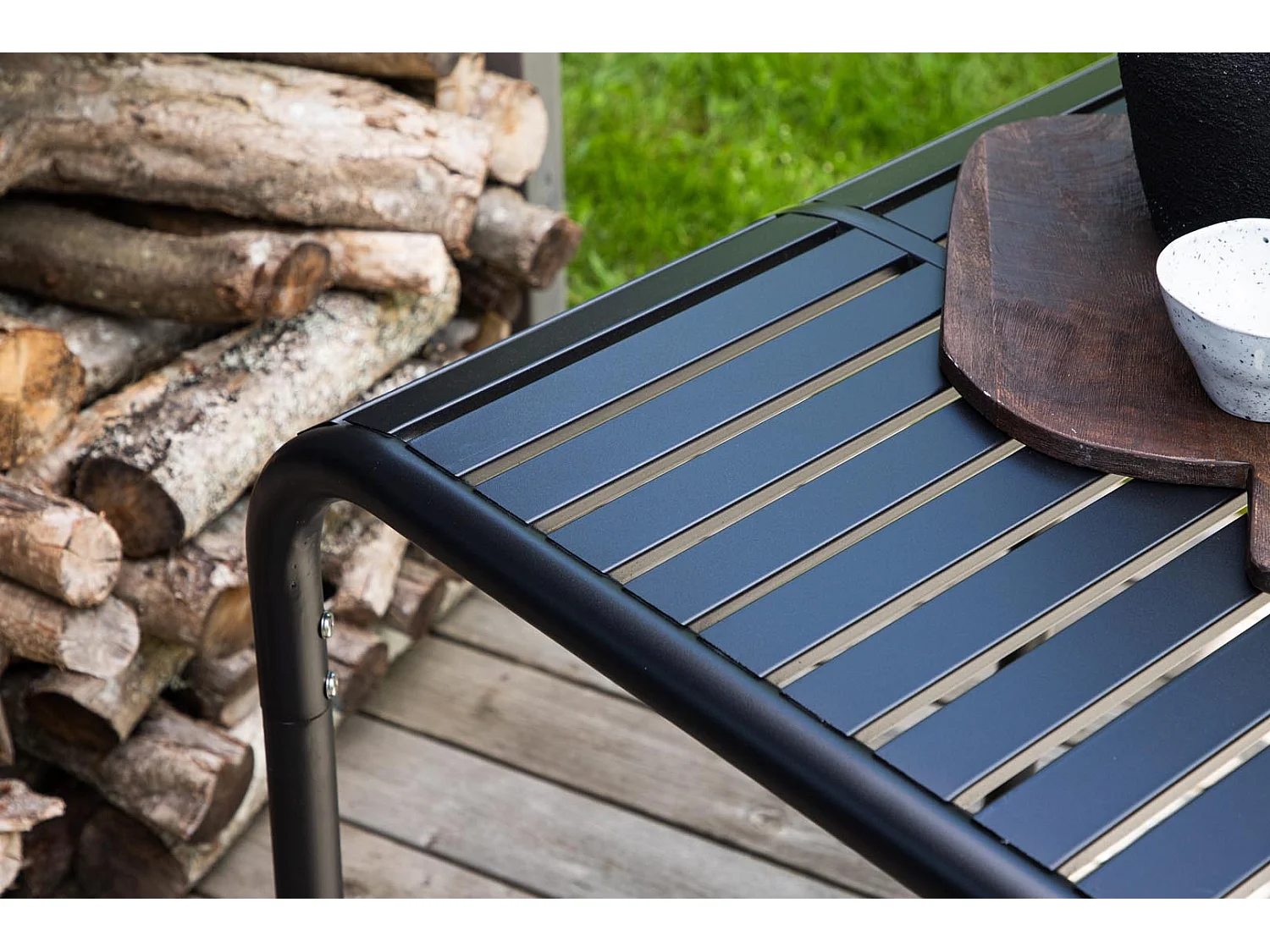 Borneo tuintafel zwart.