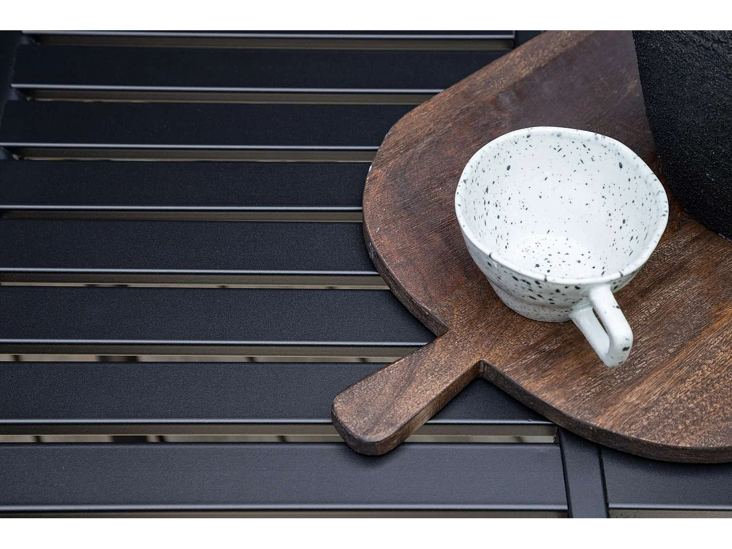 Borneo tuintafel zwart.