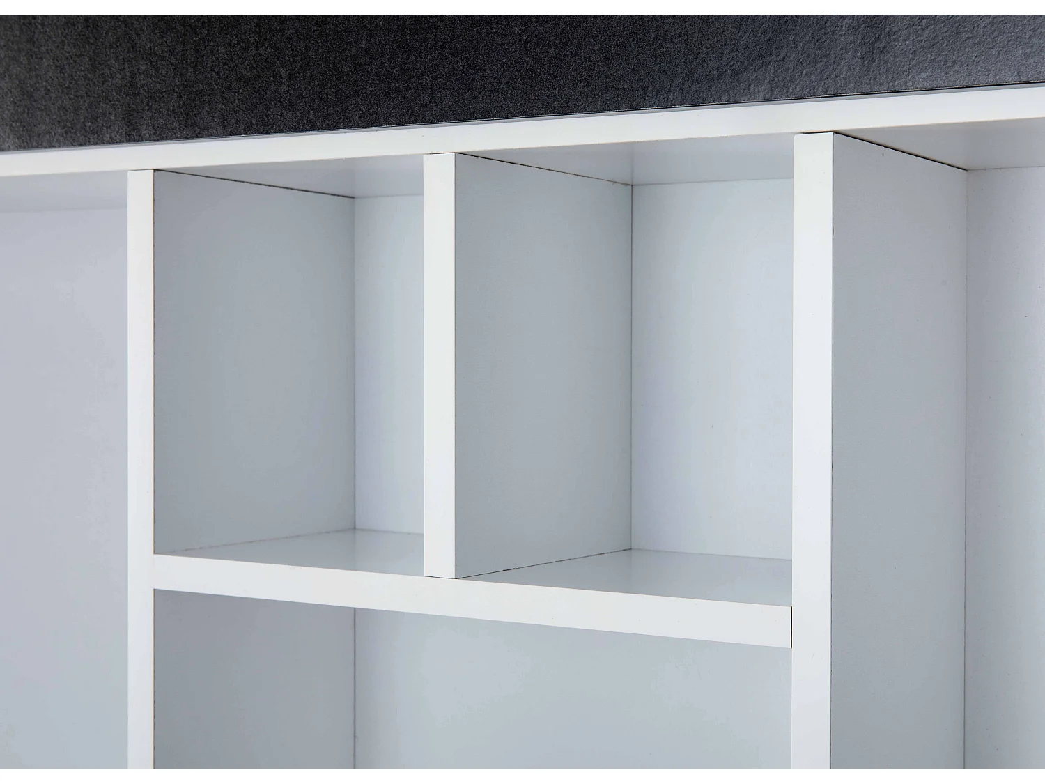 Quirs Étagère murale avec 9 espaces d'exposition, en noir et blanc.