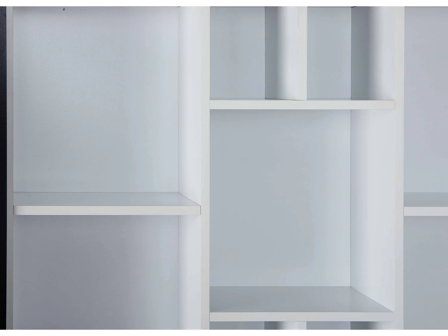 Quirs Étagère murale avec 9 espaces d'exposition, en noir et blanc.