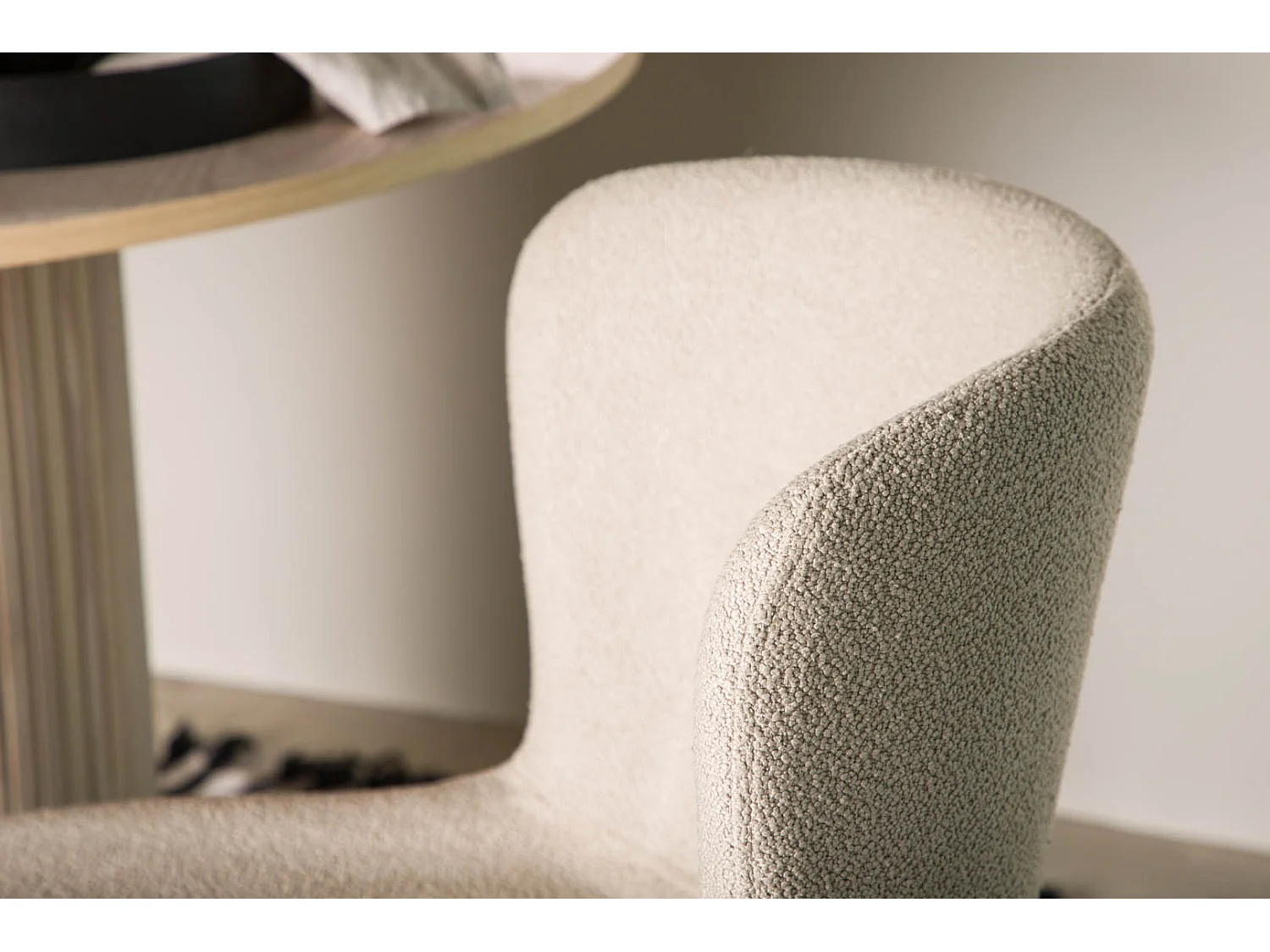 Modesto eetkamerstoel beige.