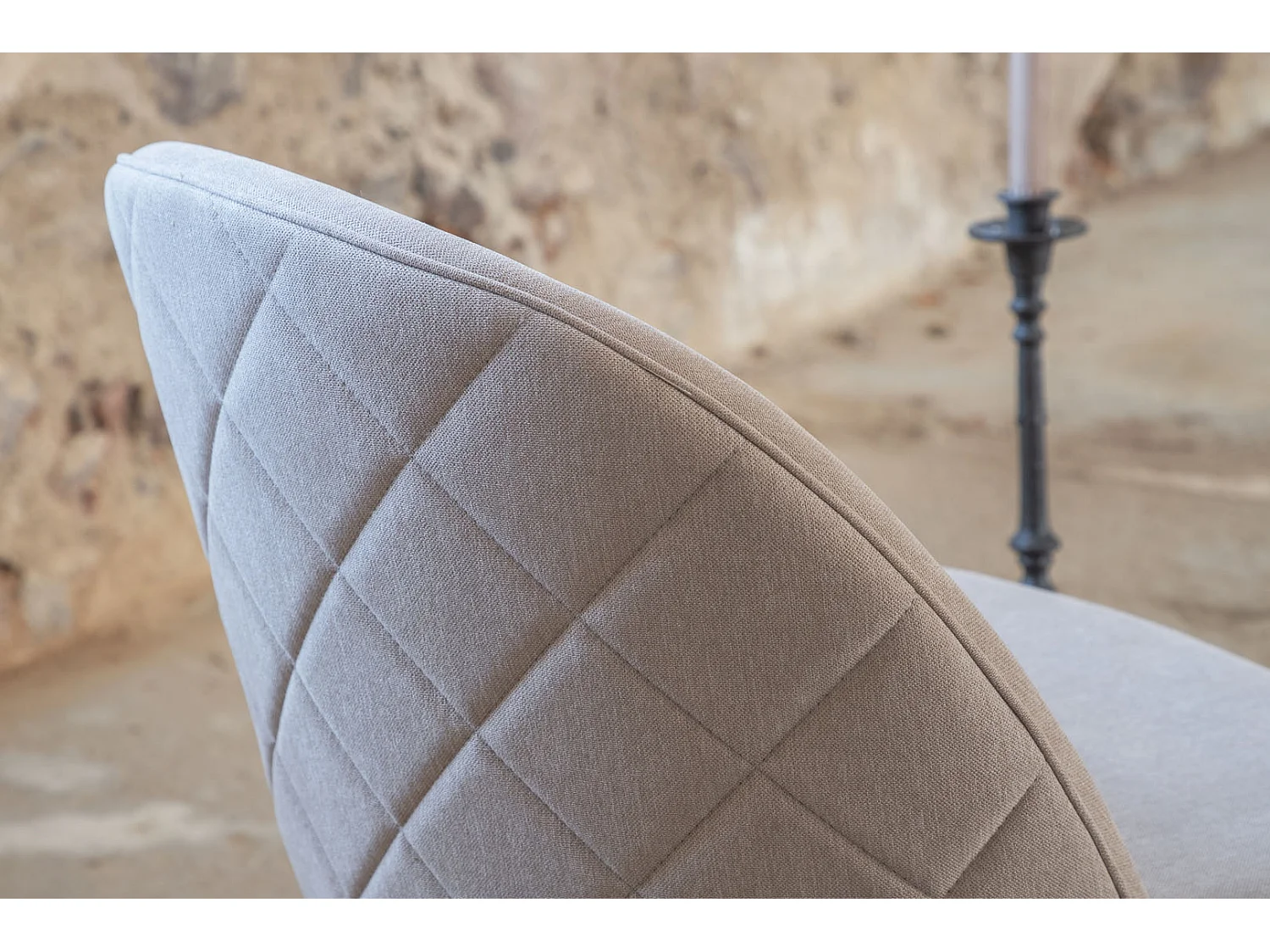 Velvet Esszimmerstuhl beige.