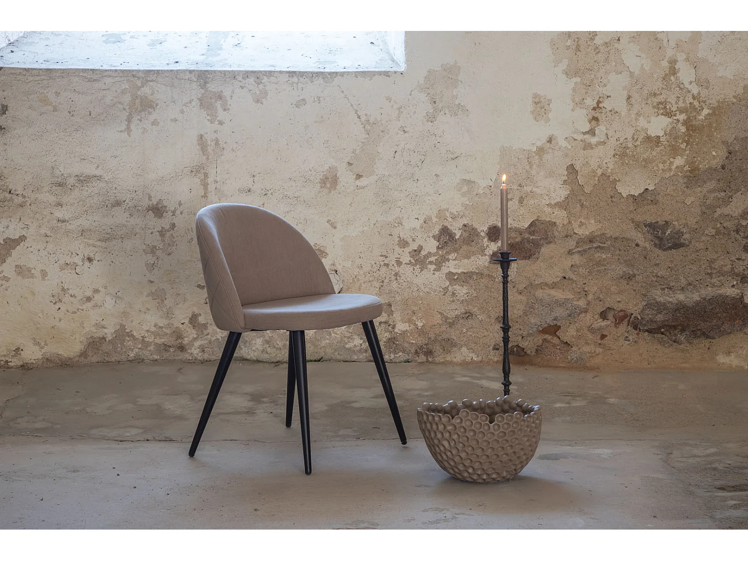 Velvet eetkamerstoel beige.