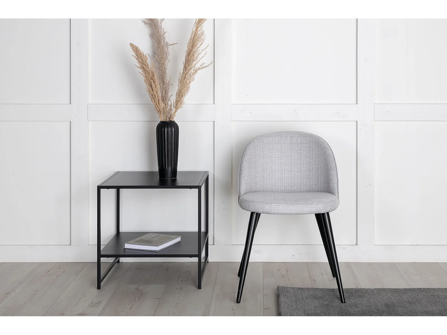 Velvet Chaise de salle à manger, gris clair, noir.