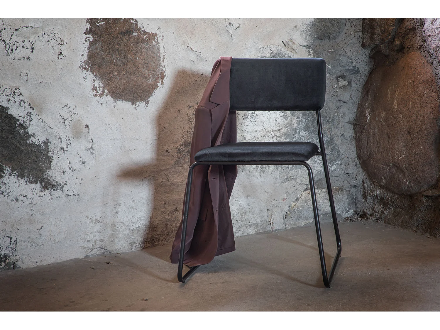 Kenth Esszimmerstuhl Velour schwarz.