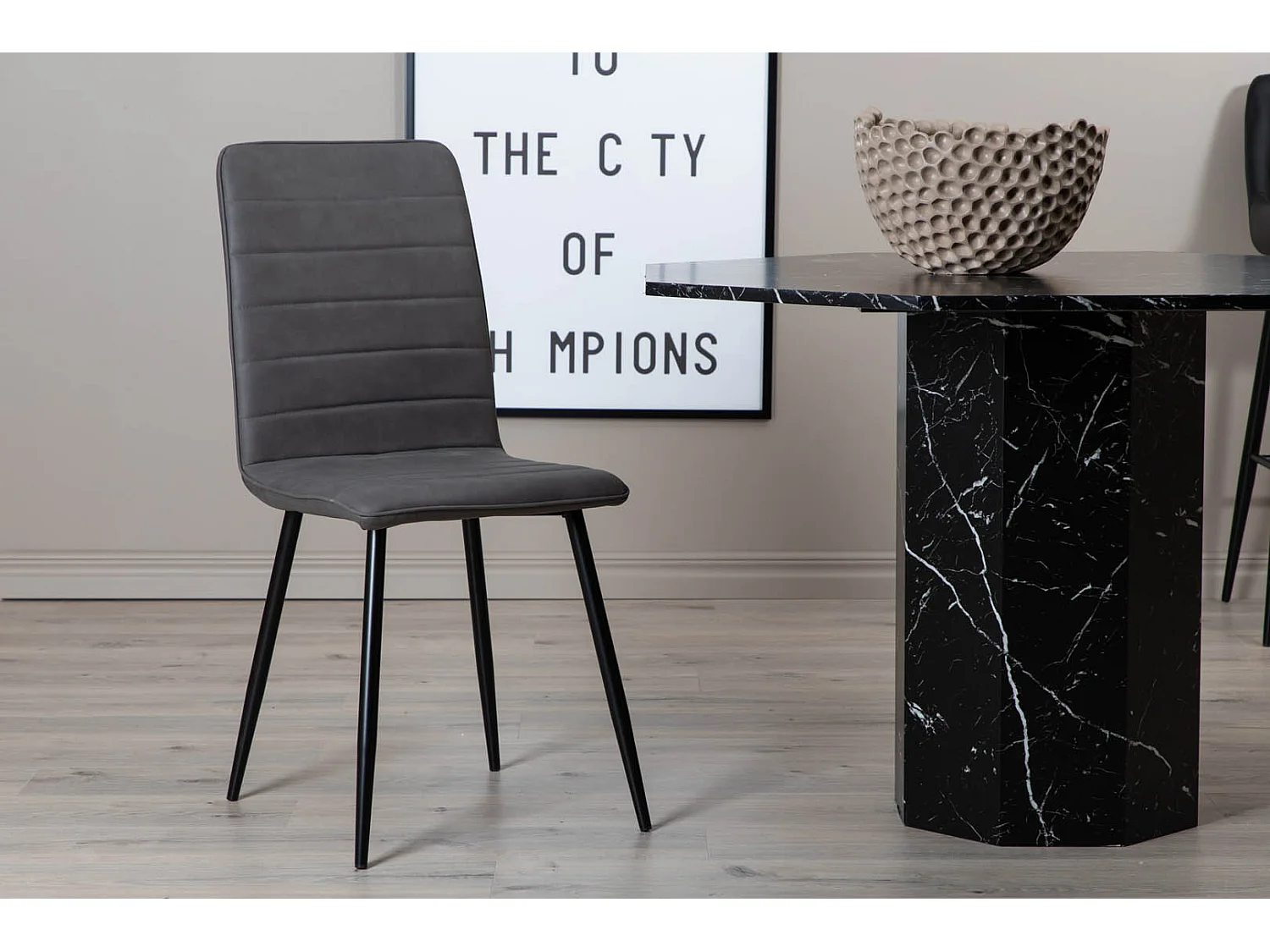 Windu eetkamerstoel grijs.