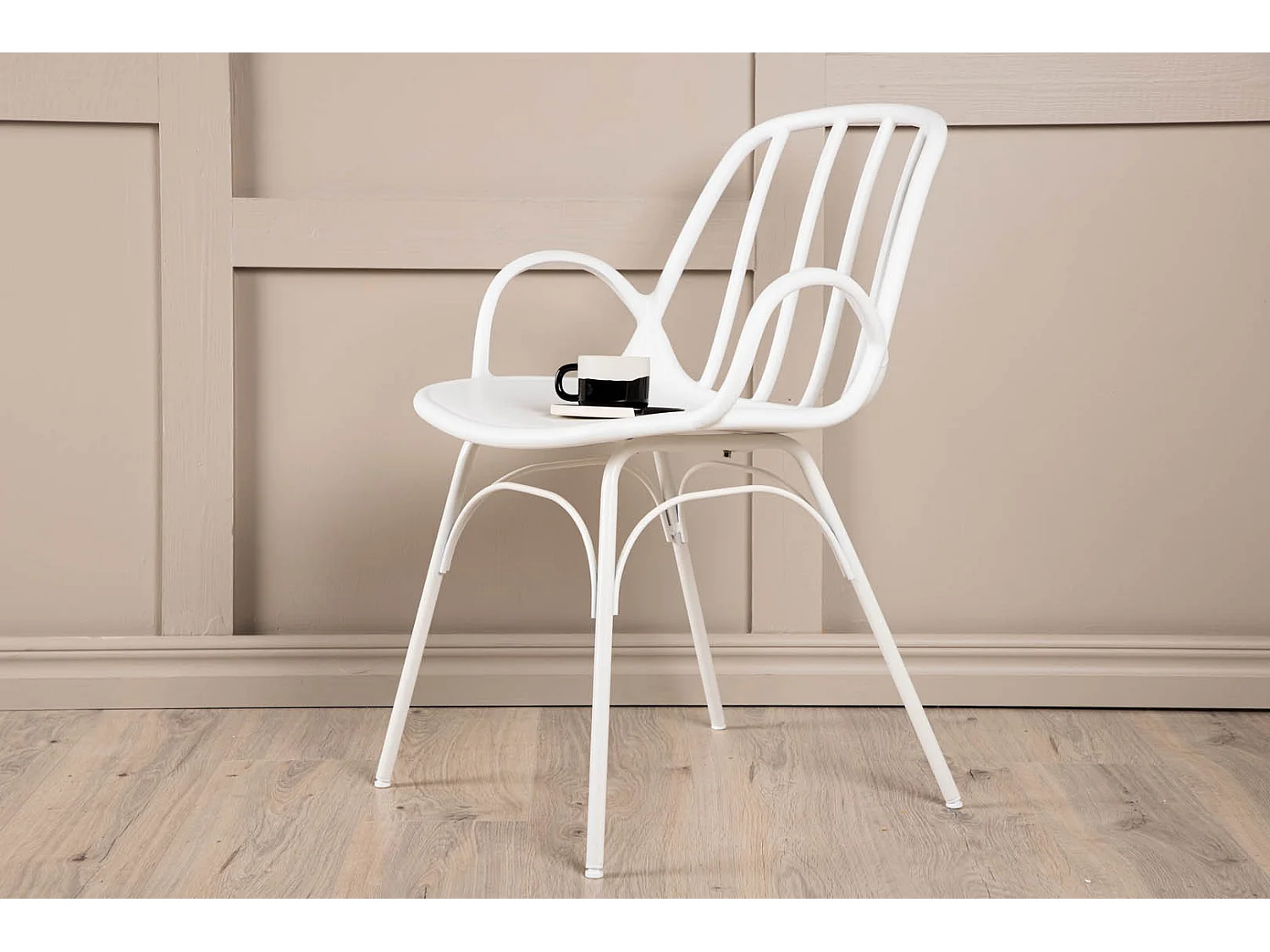 Dyrön chaise de salle à manger avec accoudoirs, plastique blanc.