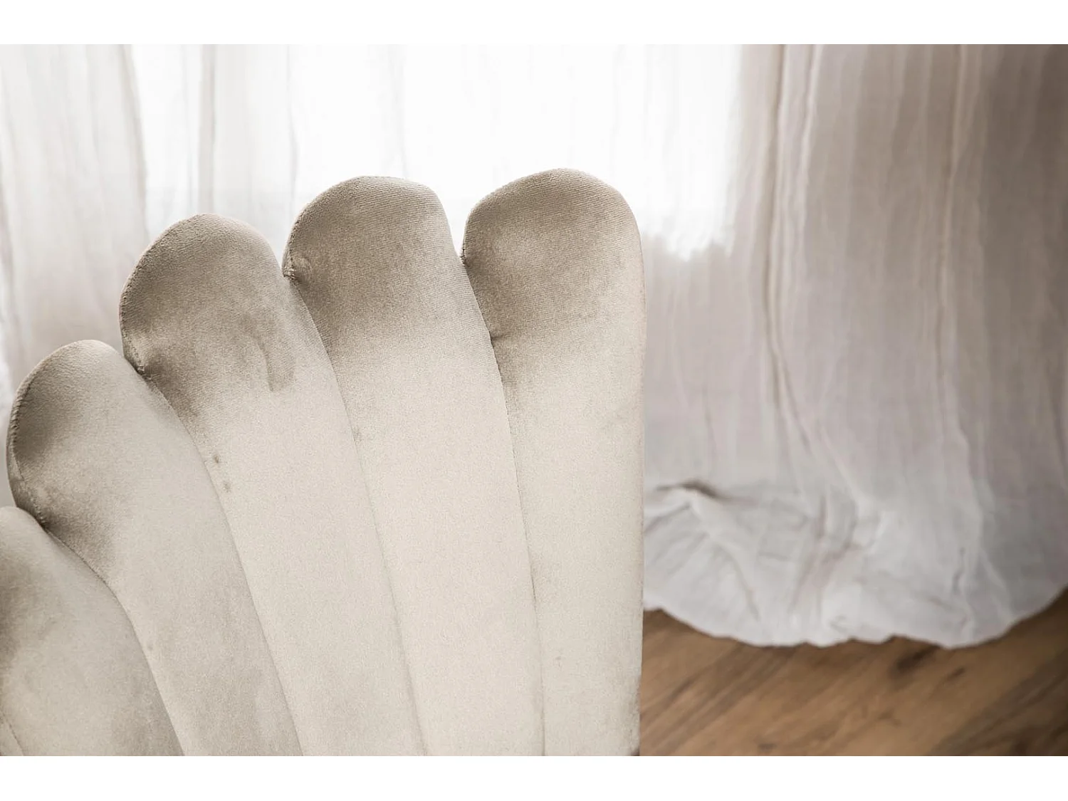 Limhamn eetkamerstoel velours beige.