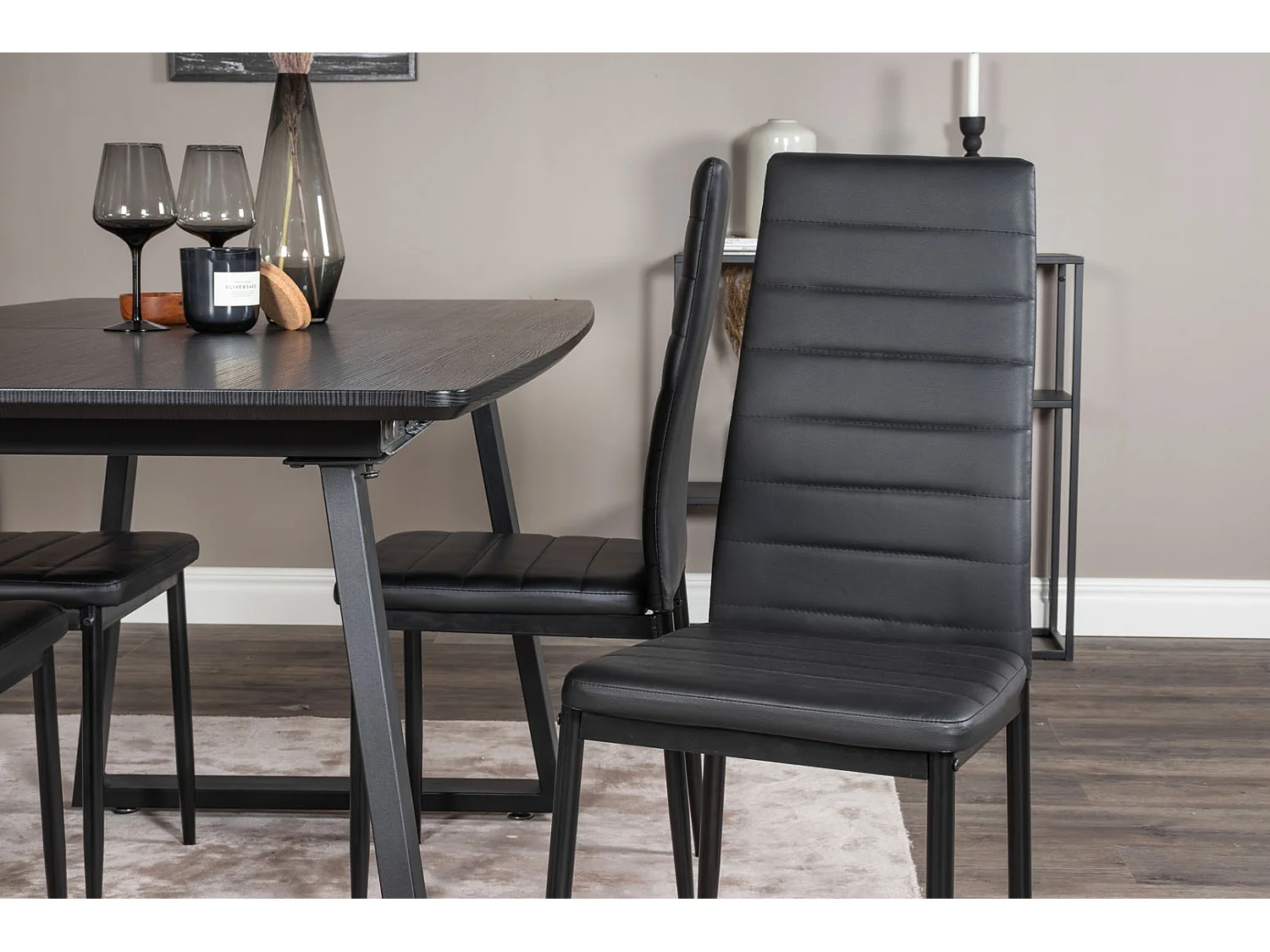 IncaBLBL ensemble table, table extensible longueur cm160 / 200 noir et 4 Slim High Back chaises Similicuir PU noir.