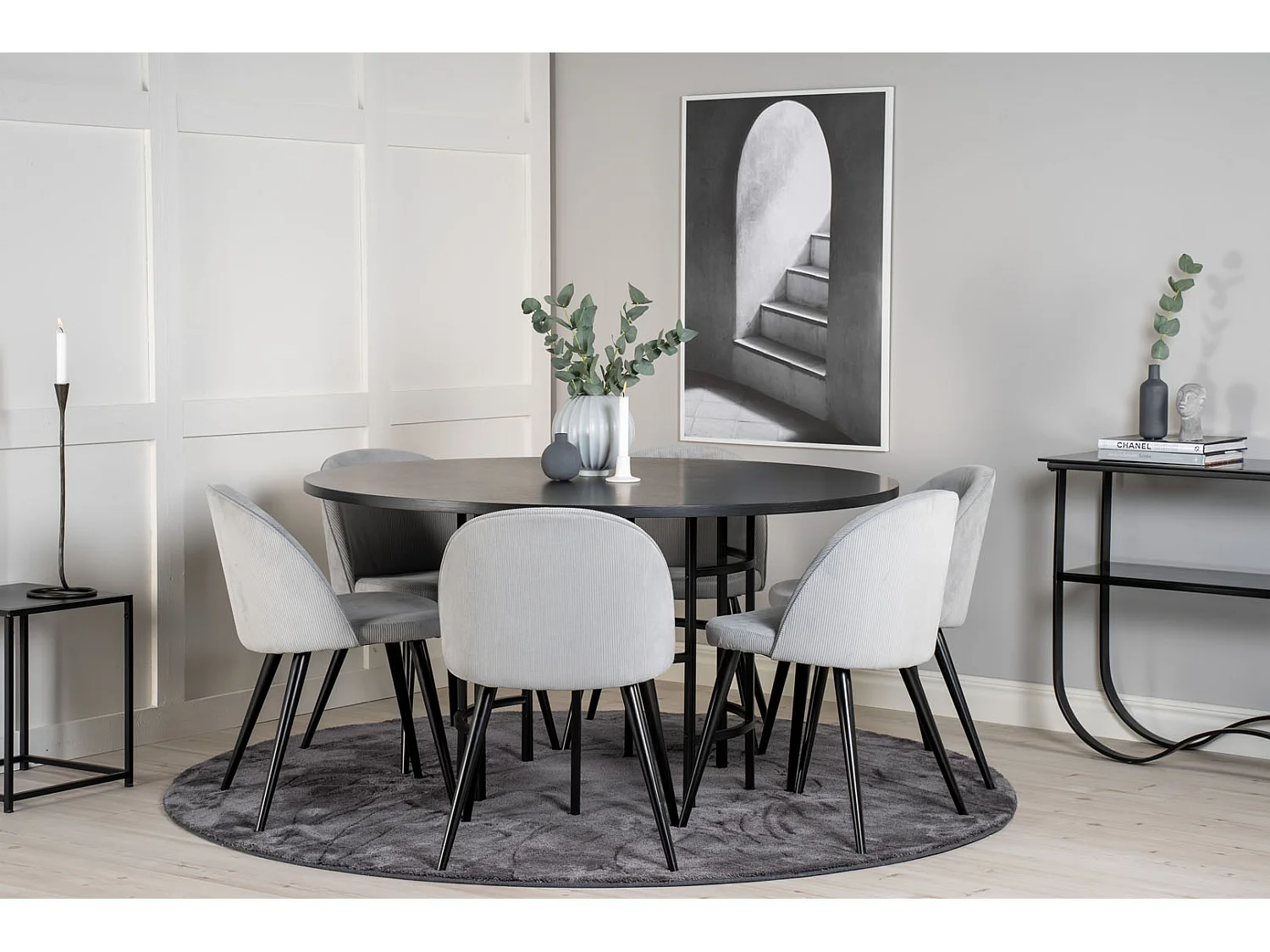 Copenhagen ensemble table, table marron et 6 Velvet chaises Velours côtelé grisclair, noir.