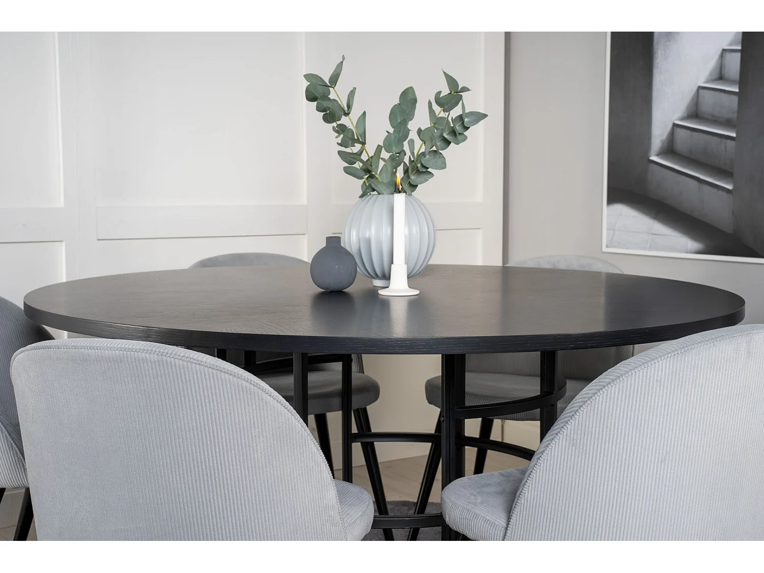 Copenhagen ensemble table, table marron et 6 Velvet chaises Velours côtelé grisclair, noir.