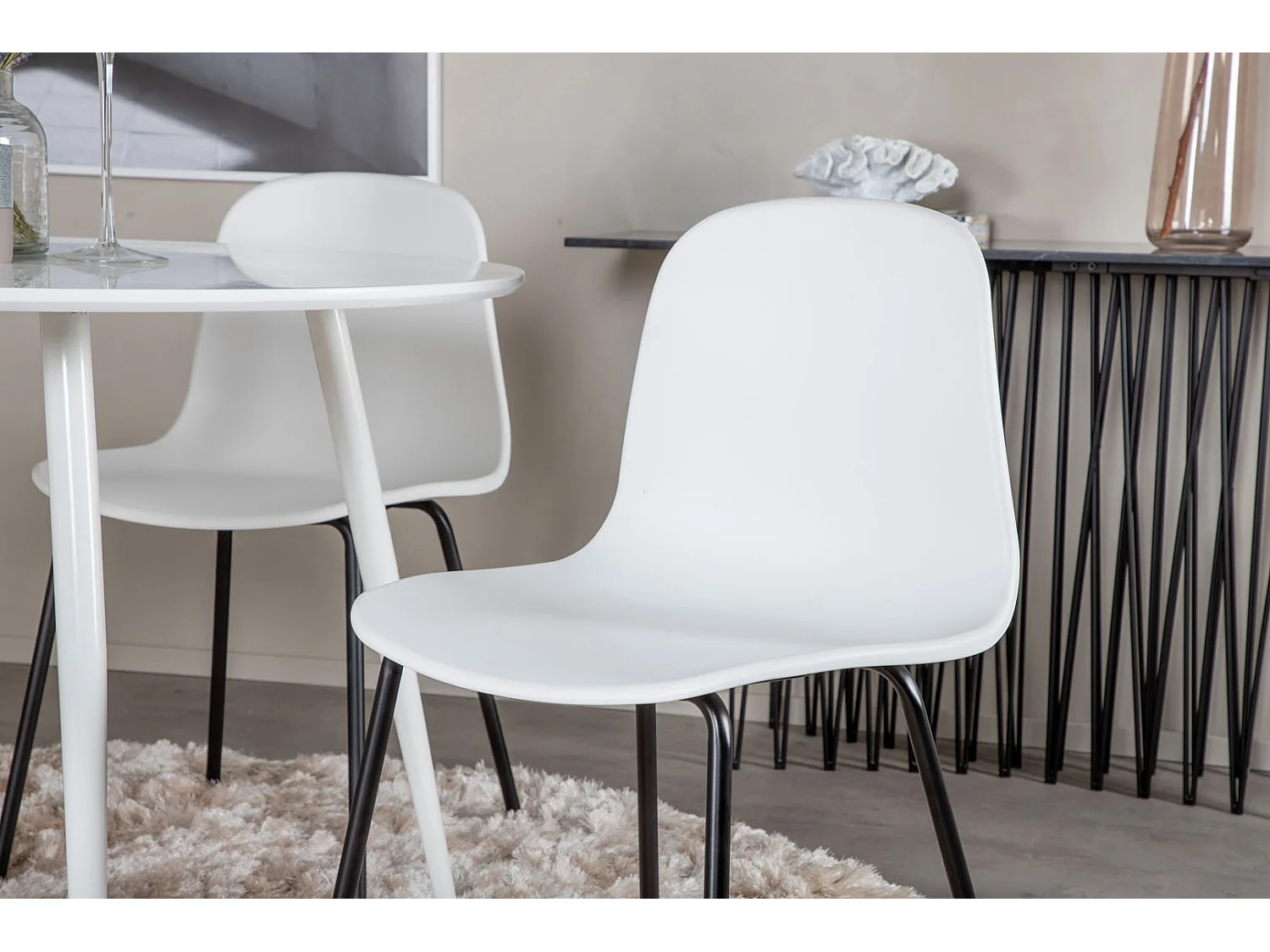 PlazaWHWH100 ensemble table, table blanc et 4 Arctic chaises blanc, noir.