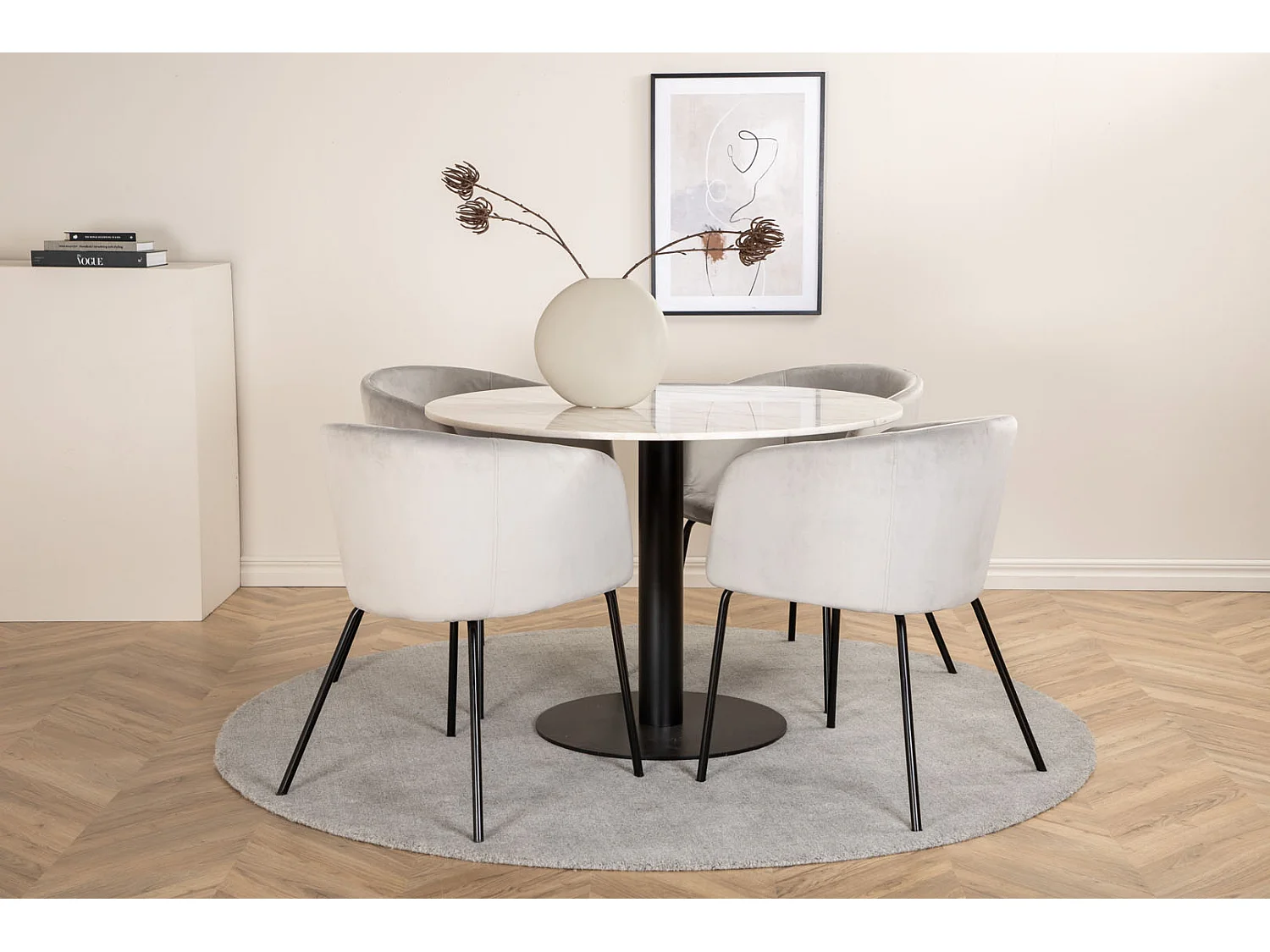 EstelleØ106WHBL ensemble table, table blanc, marbre et 4 Berit chaises Velours gris.