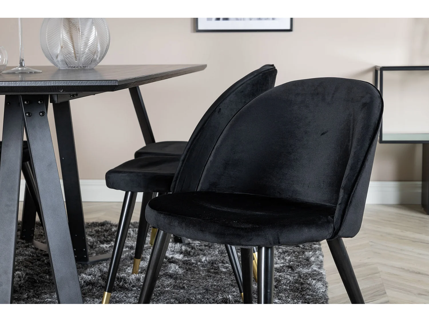 MarinaBLBL ensemble table, table noir et 6 Velvet chaises Velours noir, laiton décor.