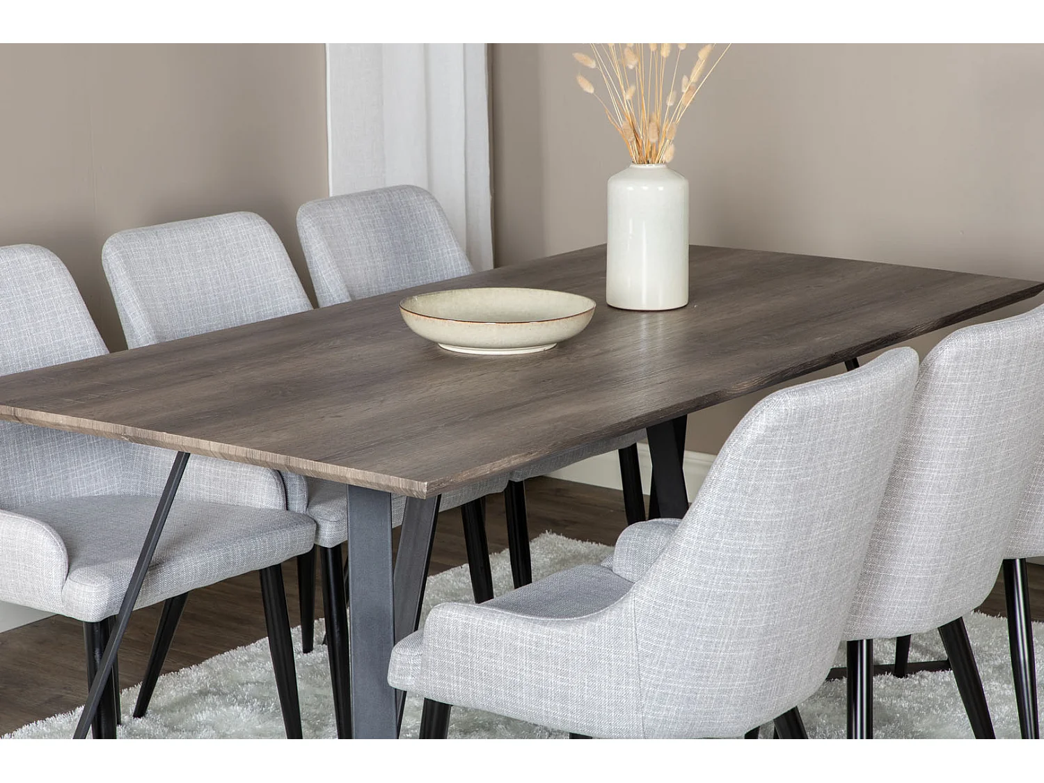 MarinaGRBL Essgruppe Esstisch El Holz dekor grau und 6 Plaza Esszimmerstühle hellgrau, schwarz.