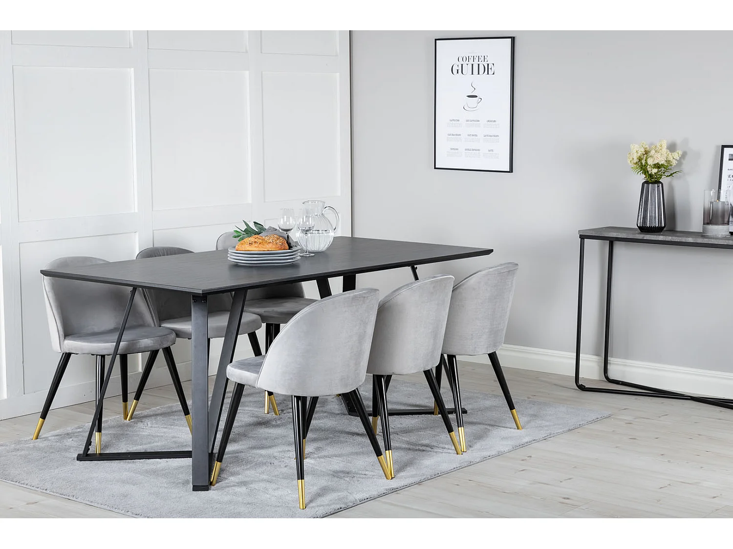 MarinaBLBL ensemble table, table noir et 6 Velvet chaises Velours grisclair.