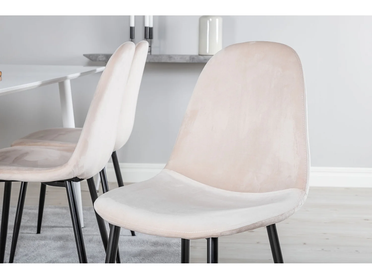 Polar180X90WHWH ensemble table, table blanc et 6 Polar chaises Velours beige.