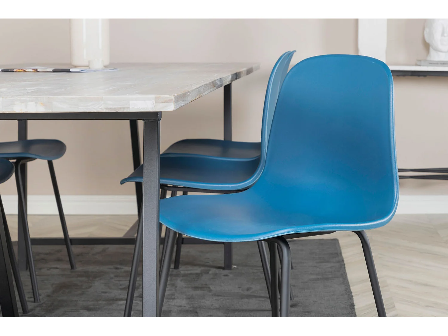 Jepara ensemble table, table teck et 6 Arctic chaises bleu, noir.