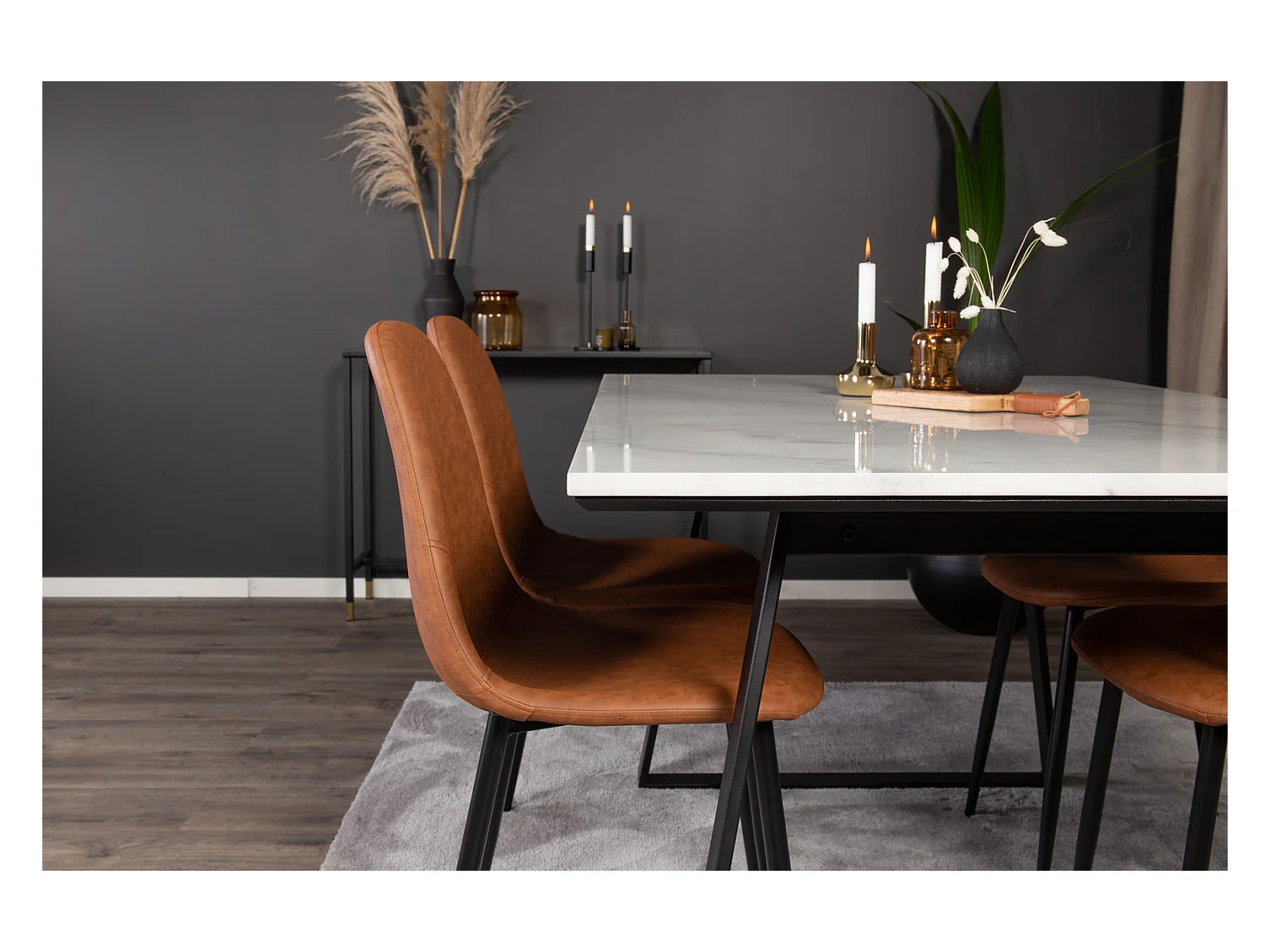 Estelle ensemble table, table marbre blanc et 4 Polar chaises Similicuir PU marron.