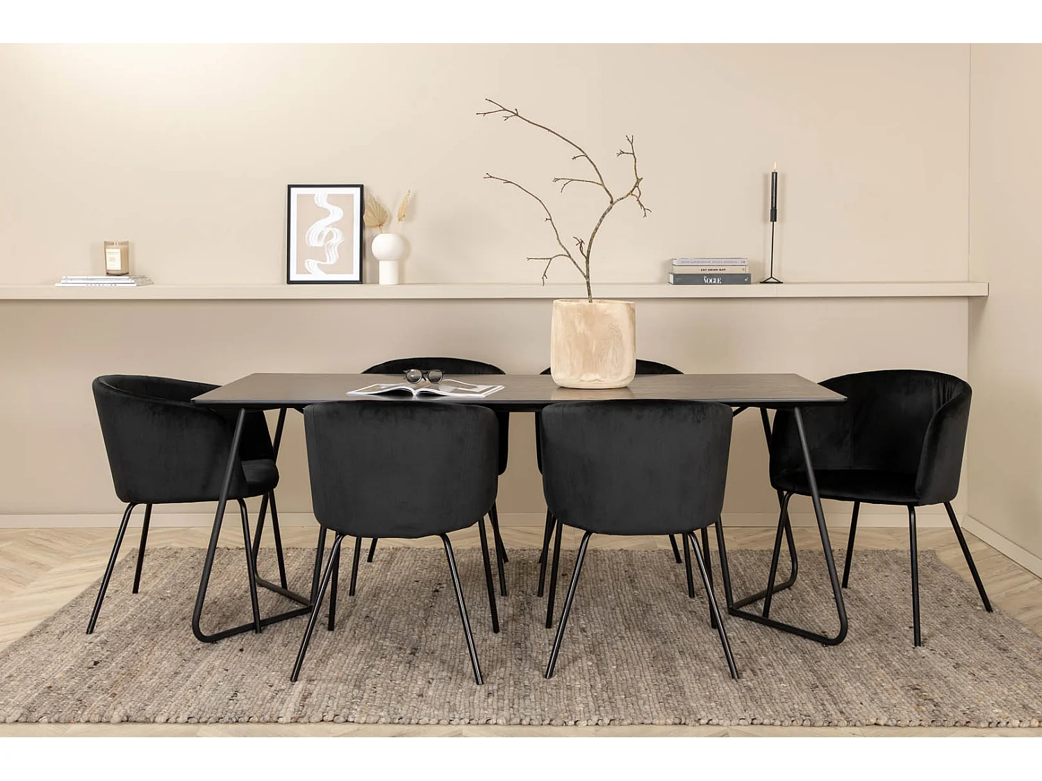 PippiBL ensemble table, table noir et 6 Berit chaises Velours noir.