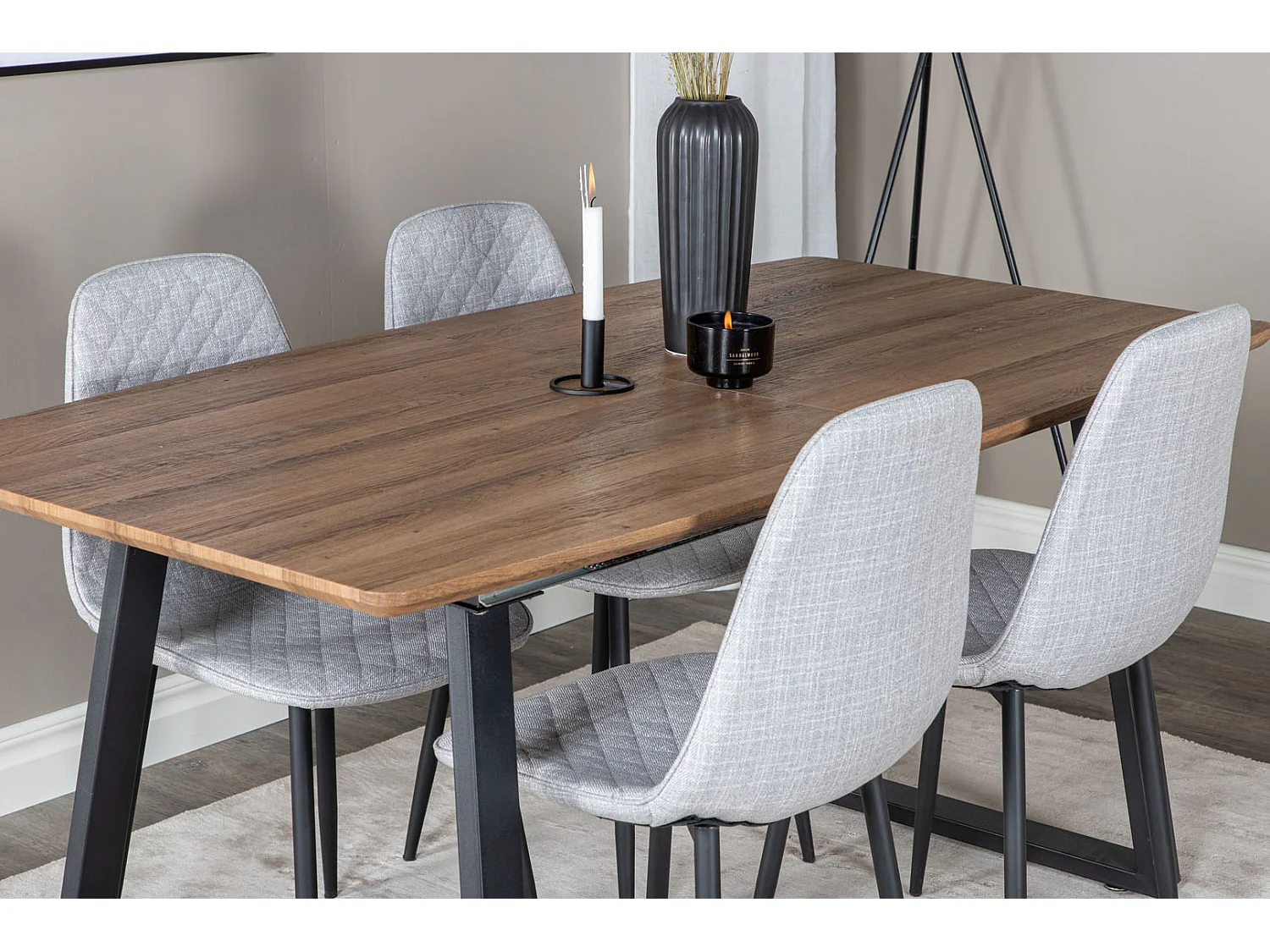 IncaNABL ensemble table, table extensible longueur cm160 / 200 El bois décor et 4 Polar Diamond chaises gris.