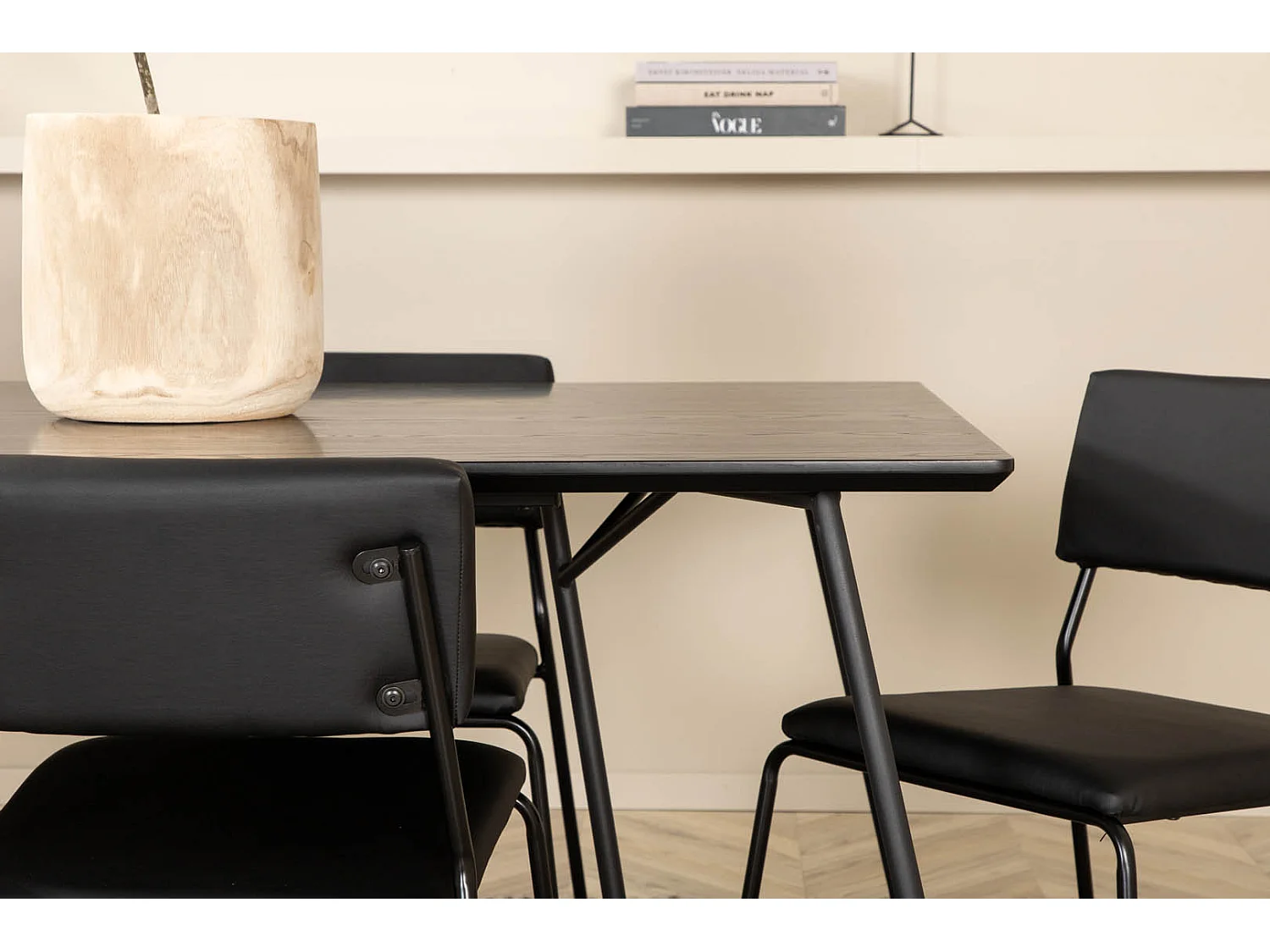 PippiBL Essgruppe Esstisch schwarz und 6 Kenth Esszimmerstühle PU Kunstleder schwarz.