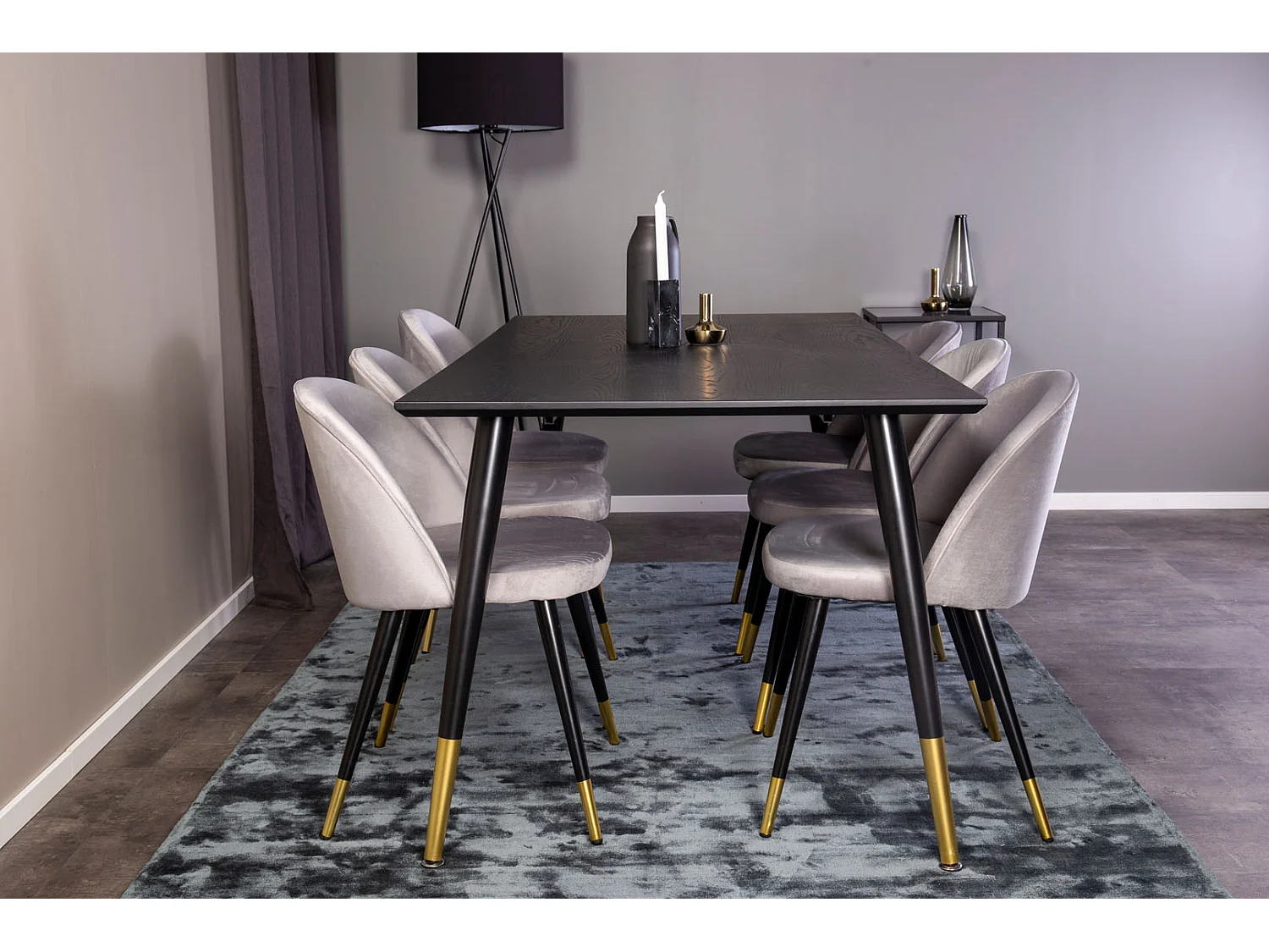 Dipp180x90BLBR eethoek eetkamertafel zwart en 6 Velvet eetkamerstal velours lichtgrijs.