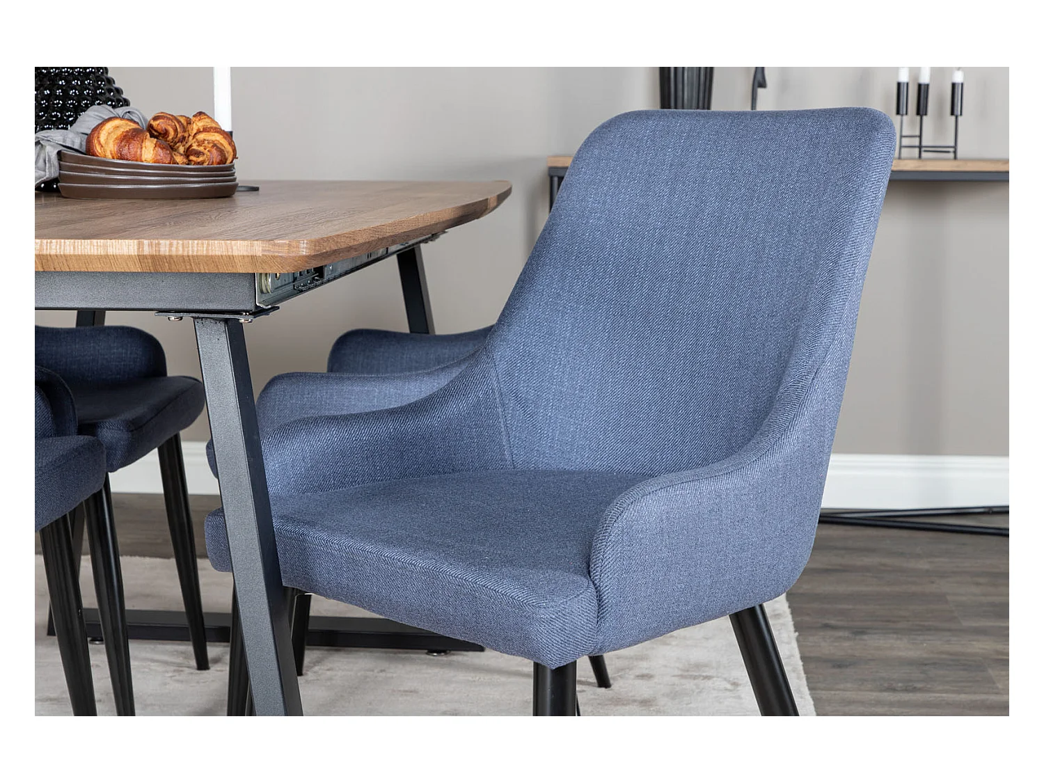 IncaNABL ensemble table, table extensible longueur cm160 / 200 El bois décor et 4 Plaza chaises bleu, noir.