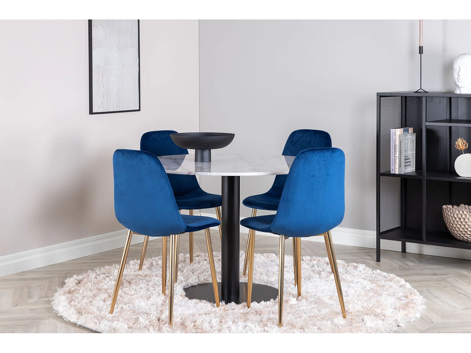 EstelleØ106WHBL ensemble table, table blanc, marbre et 4 Polar chaises Velours bleu, laiton décor.