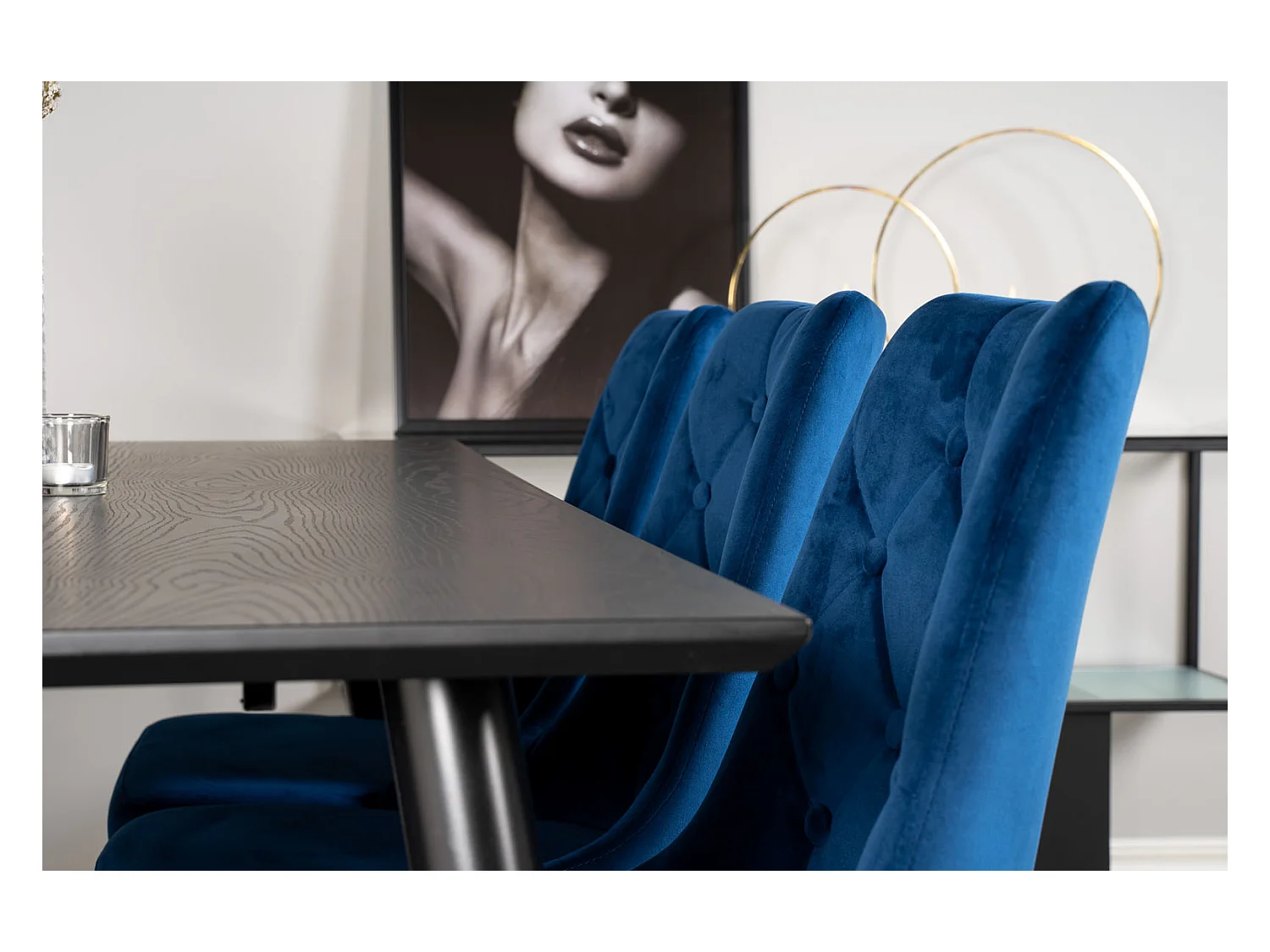 Dipp180x90BLBR ensemble table, table noir et 6 Velvet Deluxe chaises Velours bleu, laiton décor.