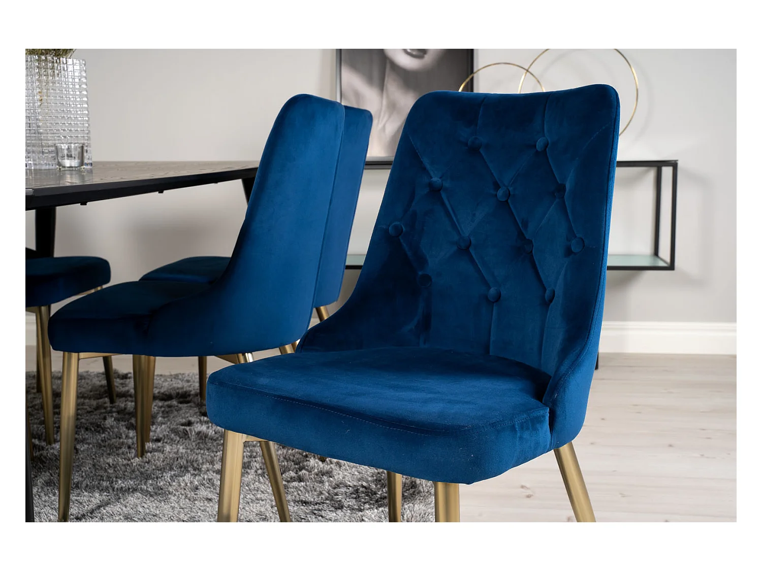 Dipp180x90BLBR ensemble table, table noir et 6 Velvet Deluxe chaises Velours bleu, laiton décor.
