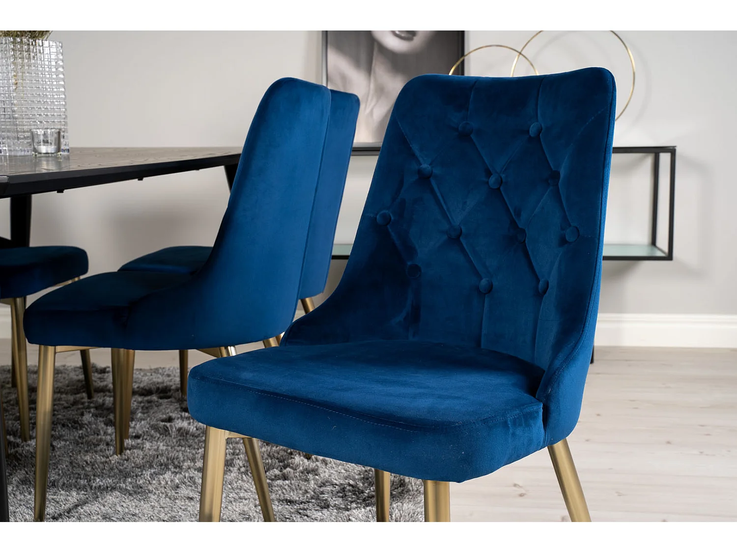 Dipp180x90BLBR ensemble table, table noir et 6 Velvet Deluxe chaises Velours bleu, laiton décor.